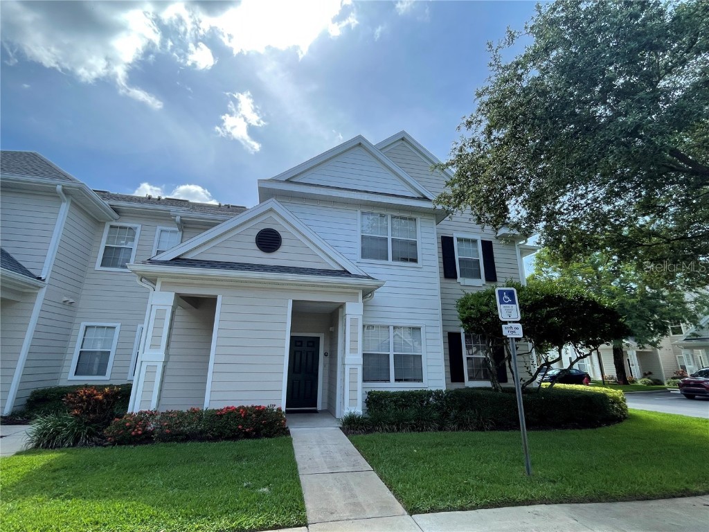 200 Southern Pecan Circle #104 Winter Garden FL 34787 O6122311 image1