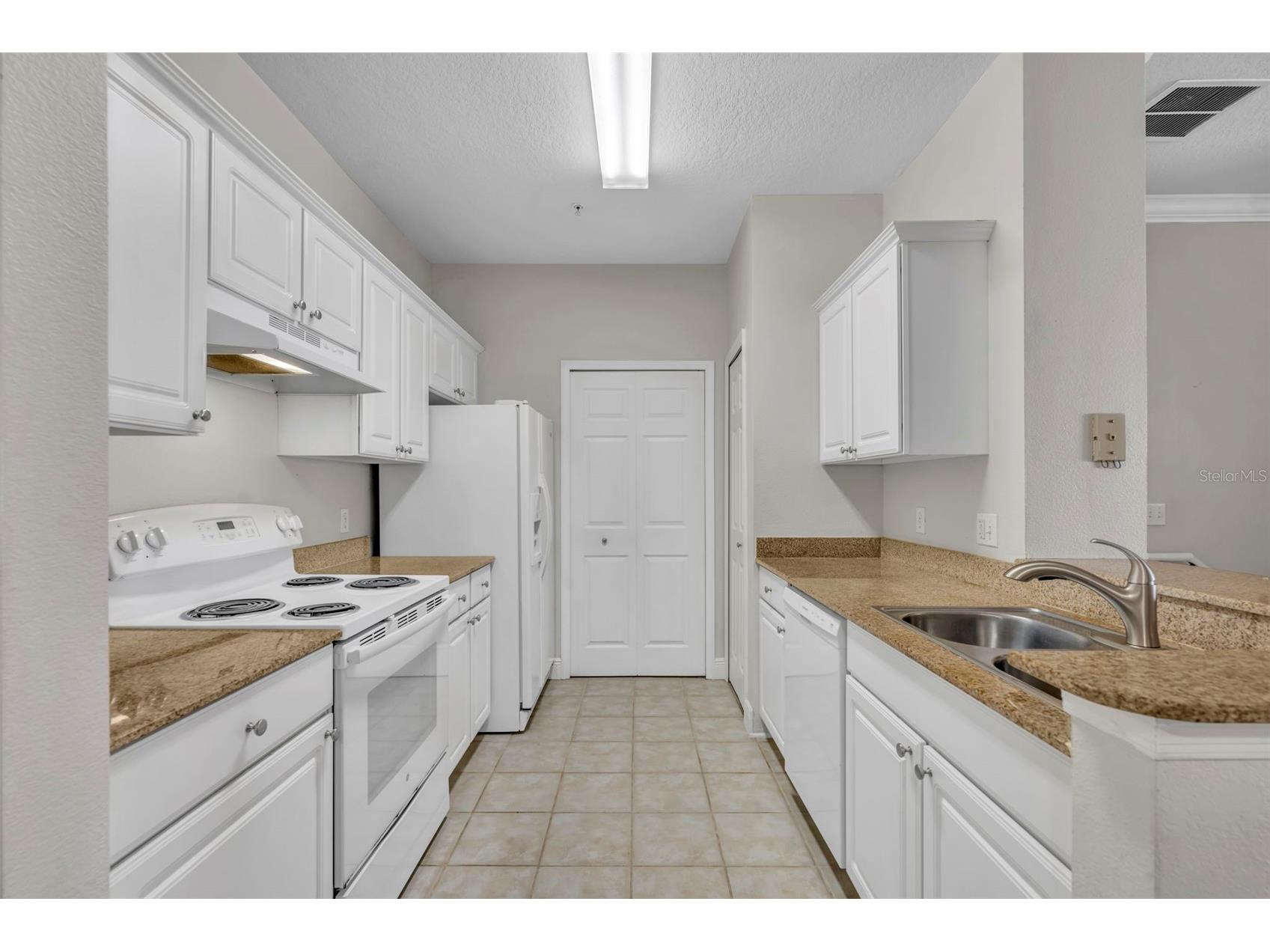 200 Southern Pecan Circle #206 Winter Garden FL 34787 O6411162 image13