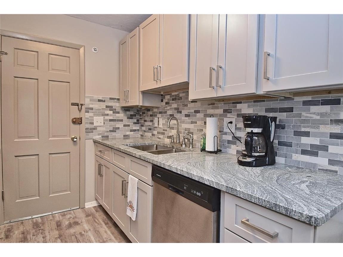 200 The Esplanade N #C19 Venice FL 34285 N6141561 image6