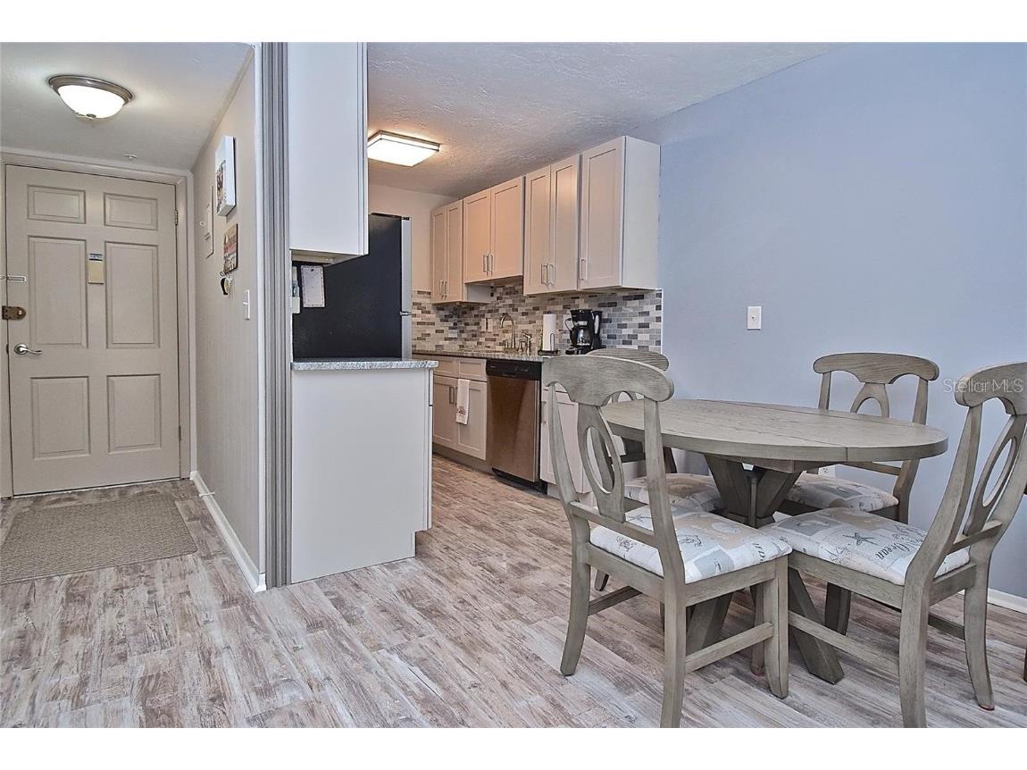 200 The Esplanade N #C19 Venice FL 34285 N6141561 image7