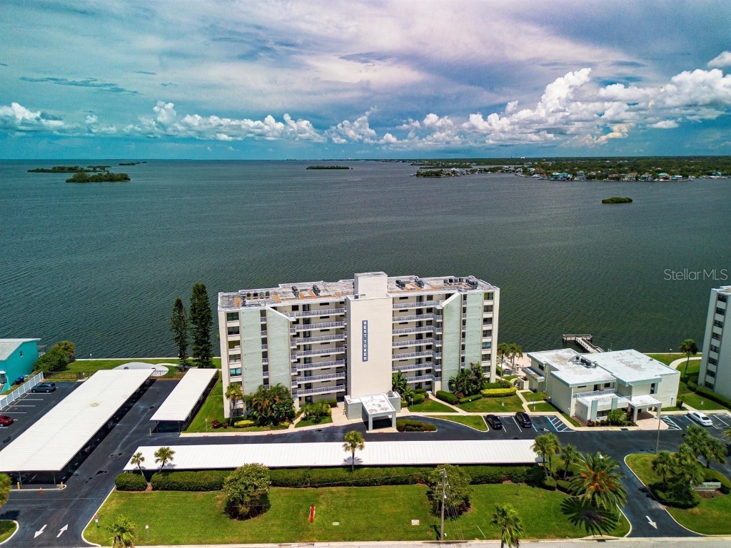 200 Woodette Drive #303 Dunedin FL 34698 - ST JOSEPH SOUND U8212342 image1