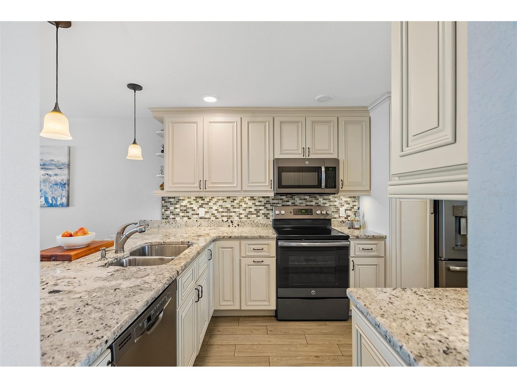 200 Woodette Drive #TR-B (102W) Dunedin FL 34698 - SAINT JOSEPH SOUND U8214853 image5