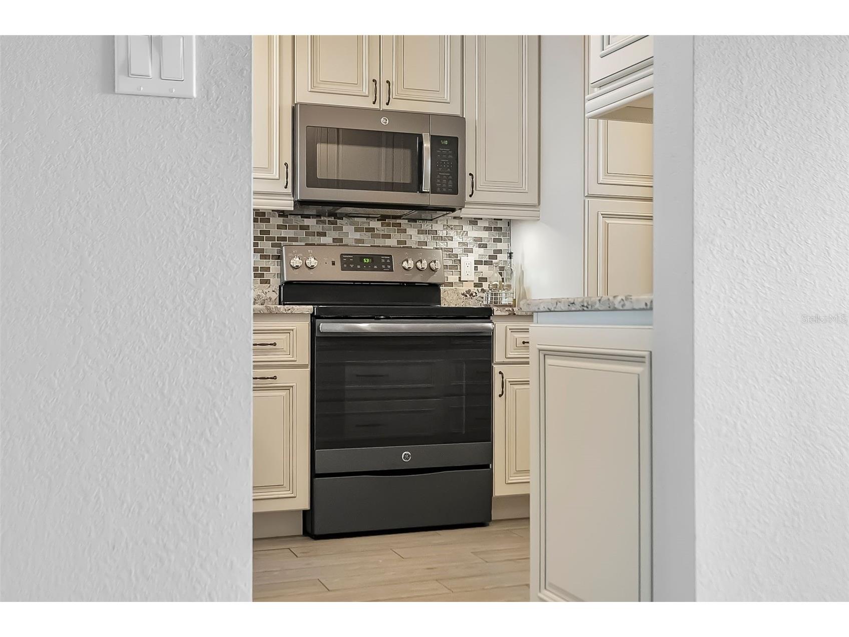 200 Woodette Drive #TR-B (102W) Dunedin FL 34698 - SAINT JOSEPH SOUND U8214853 image6