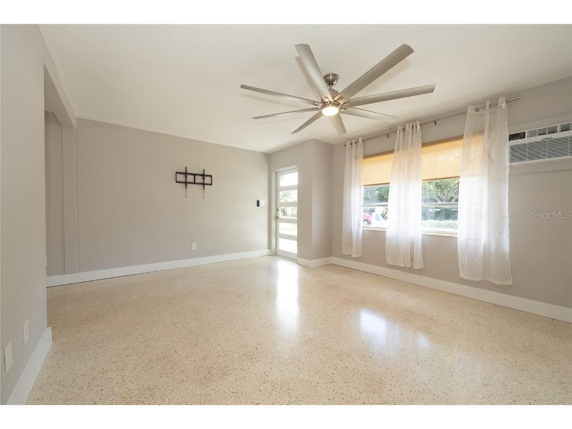 2000 1st Street SE Saint Petersburg FL 33705 TB8457271 image10