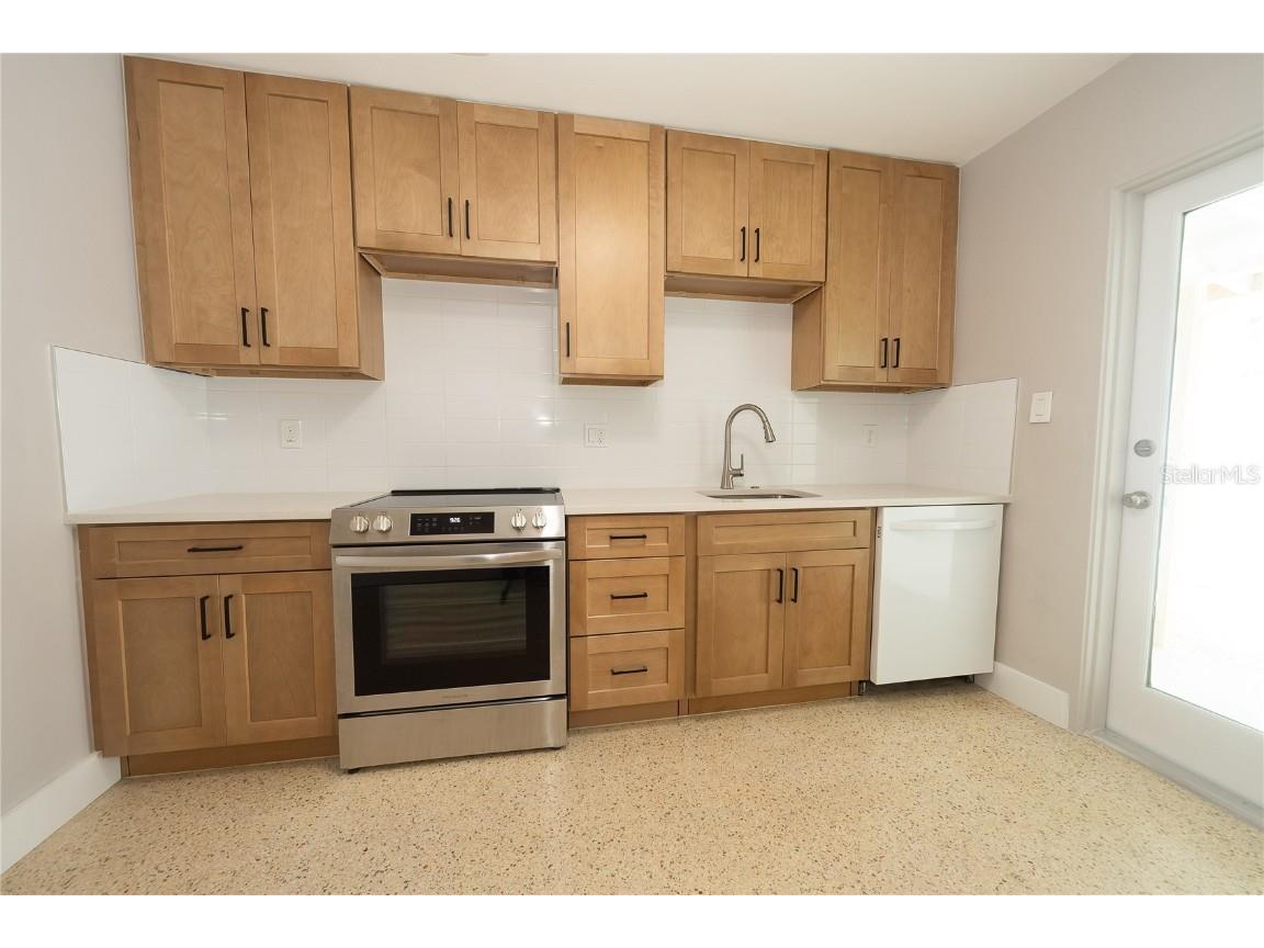 2000 1st Street SE Saint Petersburg FL 33705 TB8457271 image7