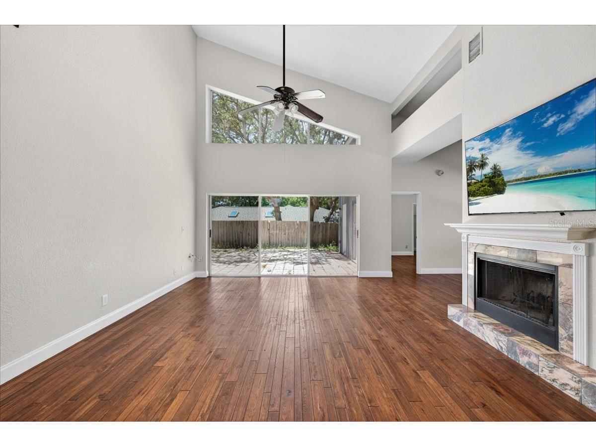 2000 Brent Place Palm Harbor FL 34683 TB8512078 image7