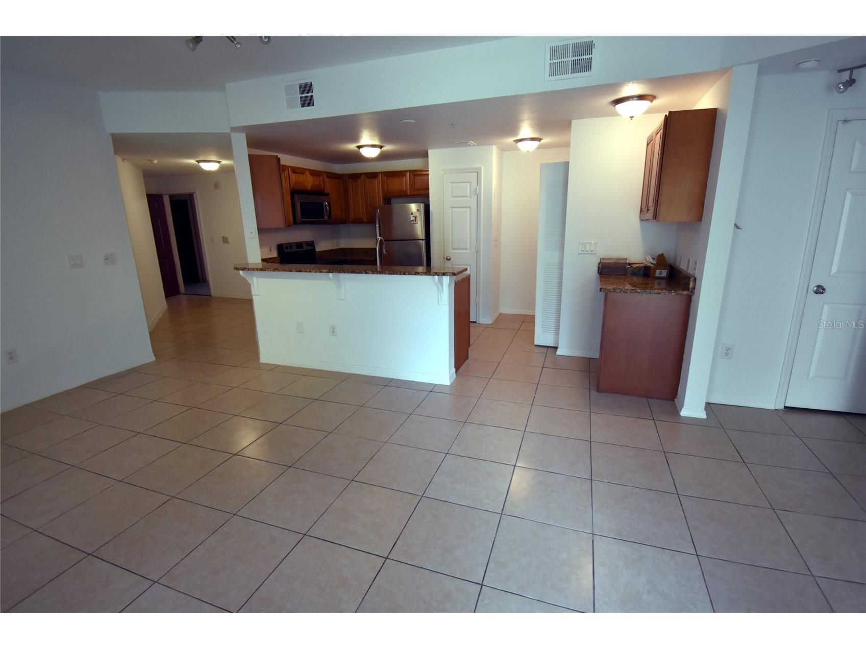2000 Erving Circle #208 Ocoee FL 34761 O6379450 image3