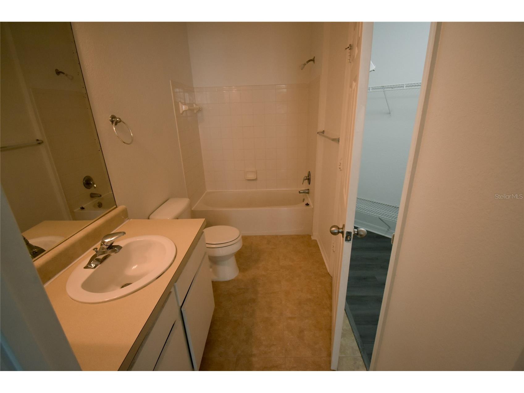 2000 Erving Circle #208 Ocoee FL 34761 O6379450 image9