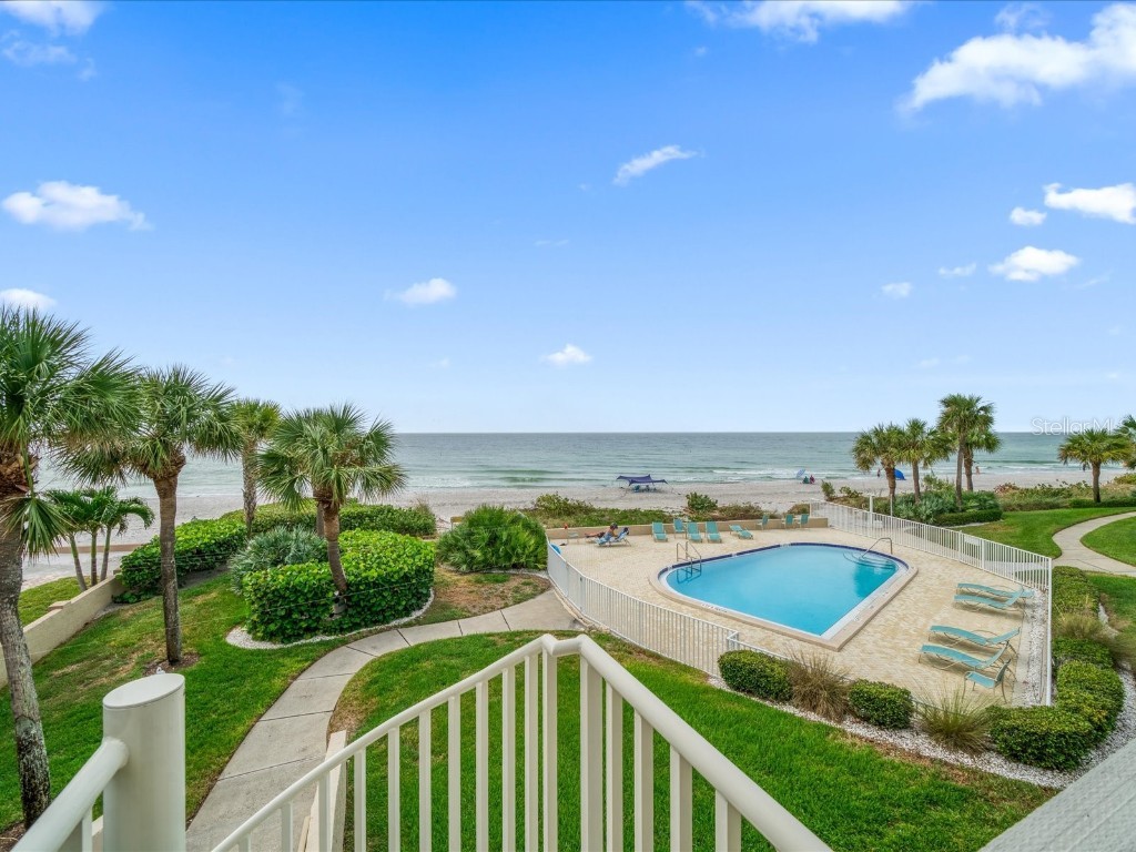2000 Gulf Boulevard #14 Belleair Beach FL 33786 U8216369 image1