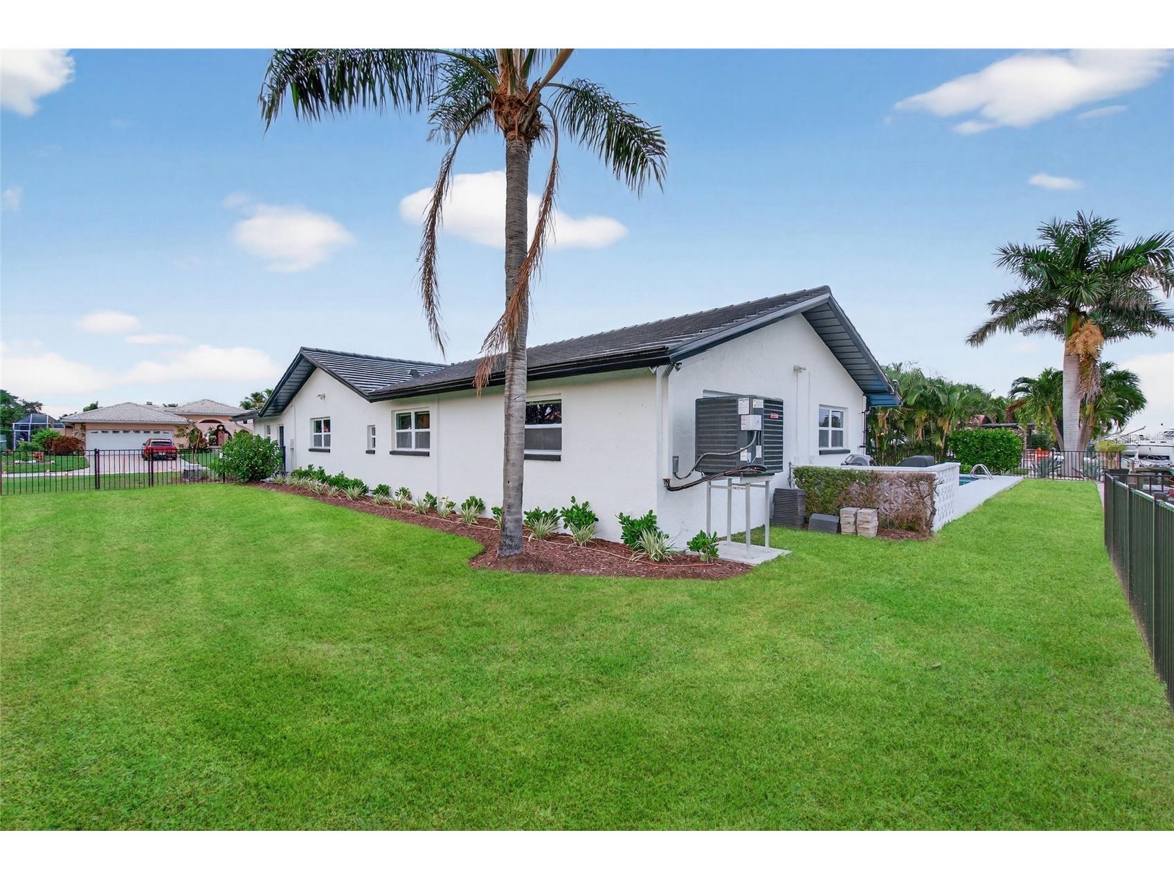 2000 Kansas Avenue NE Saint Petersburg FL 33703 TB8453509 image44