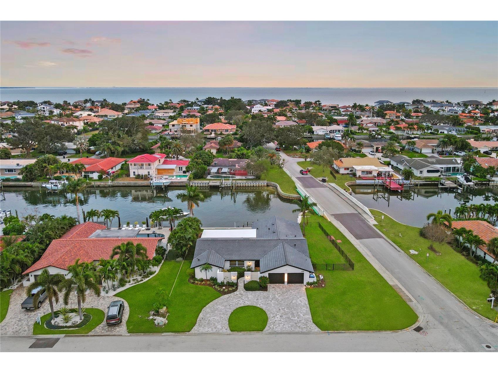 2000 Kansas Avenue NE Saint Petersburg FL 33703 TB8453509 image45