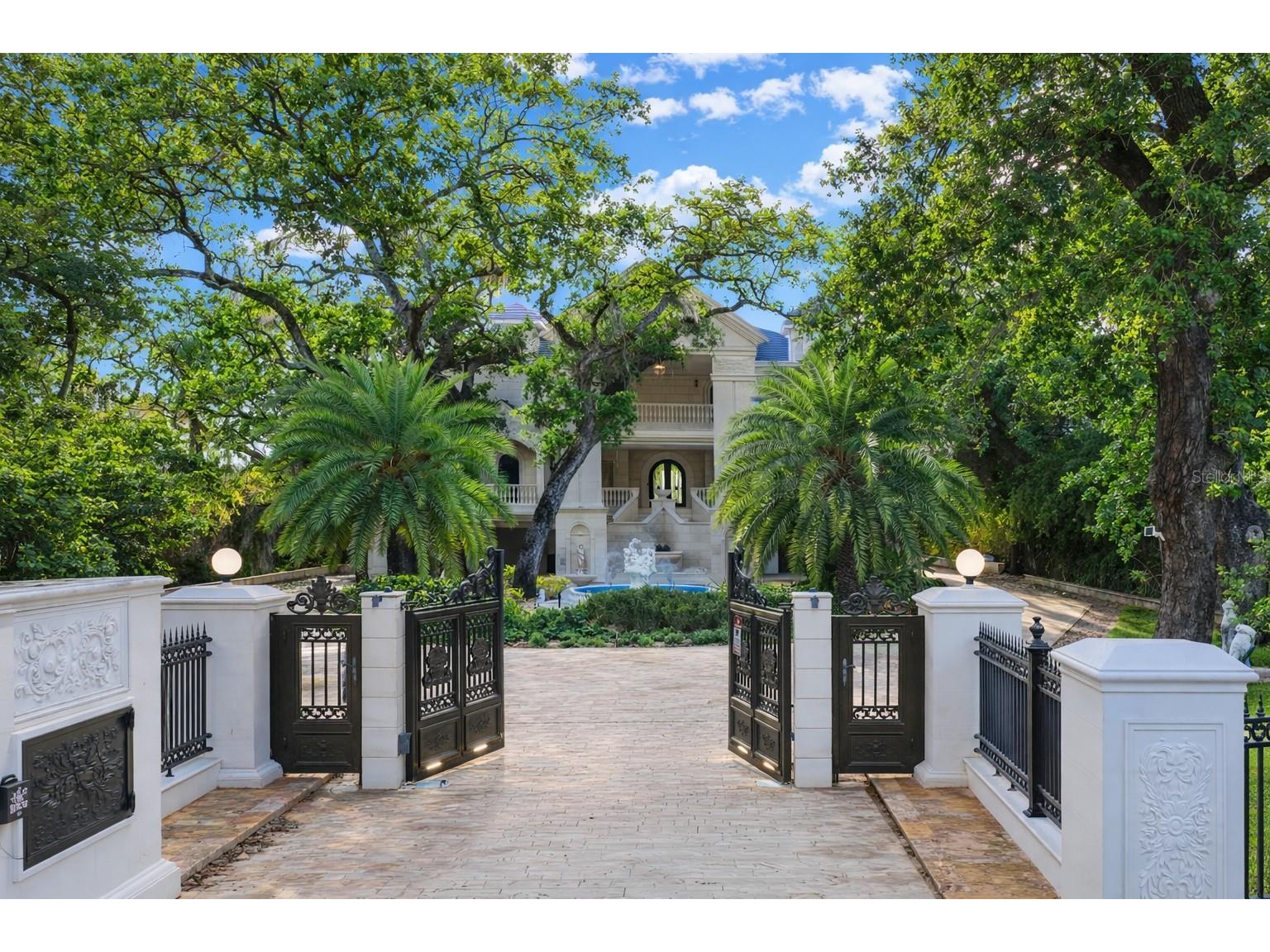 2000 Park Street N Saint Petersburg FL 33710 TB8495795 image1