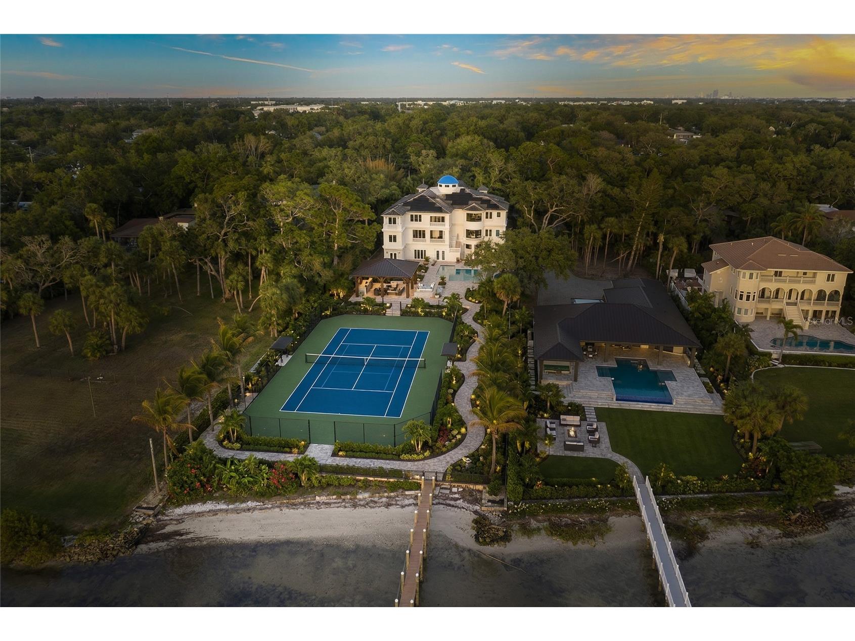 2000 Park Street N Saint Petersburg FL 33710 TB8495795 image100