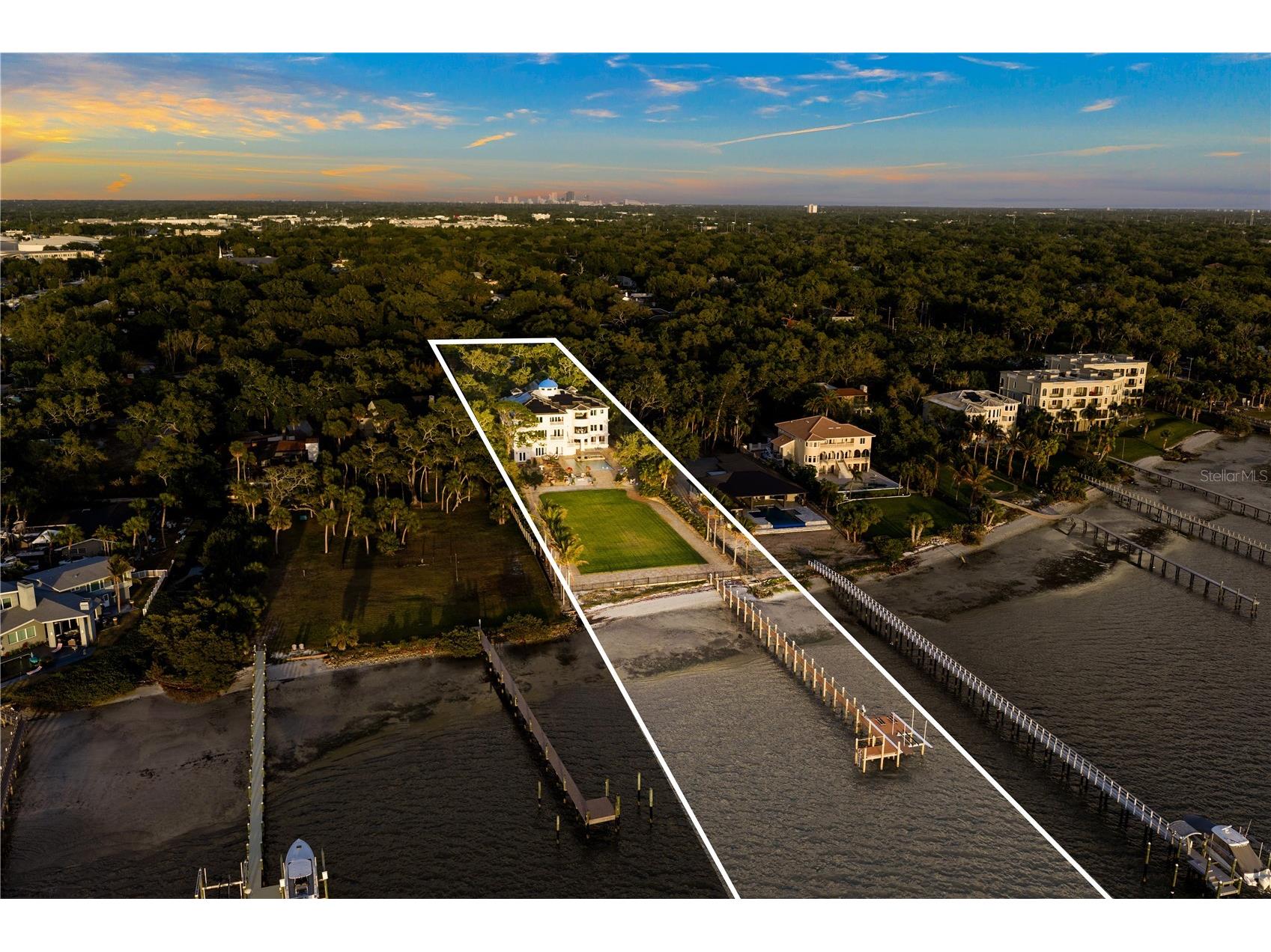 2000 Park Street N Saint Petersburg FL 33710 TB8495795 image94
