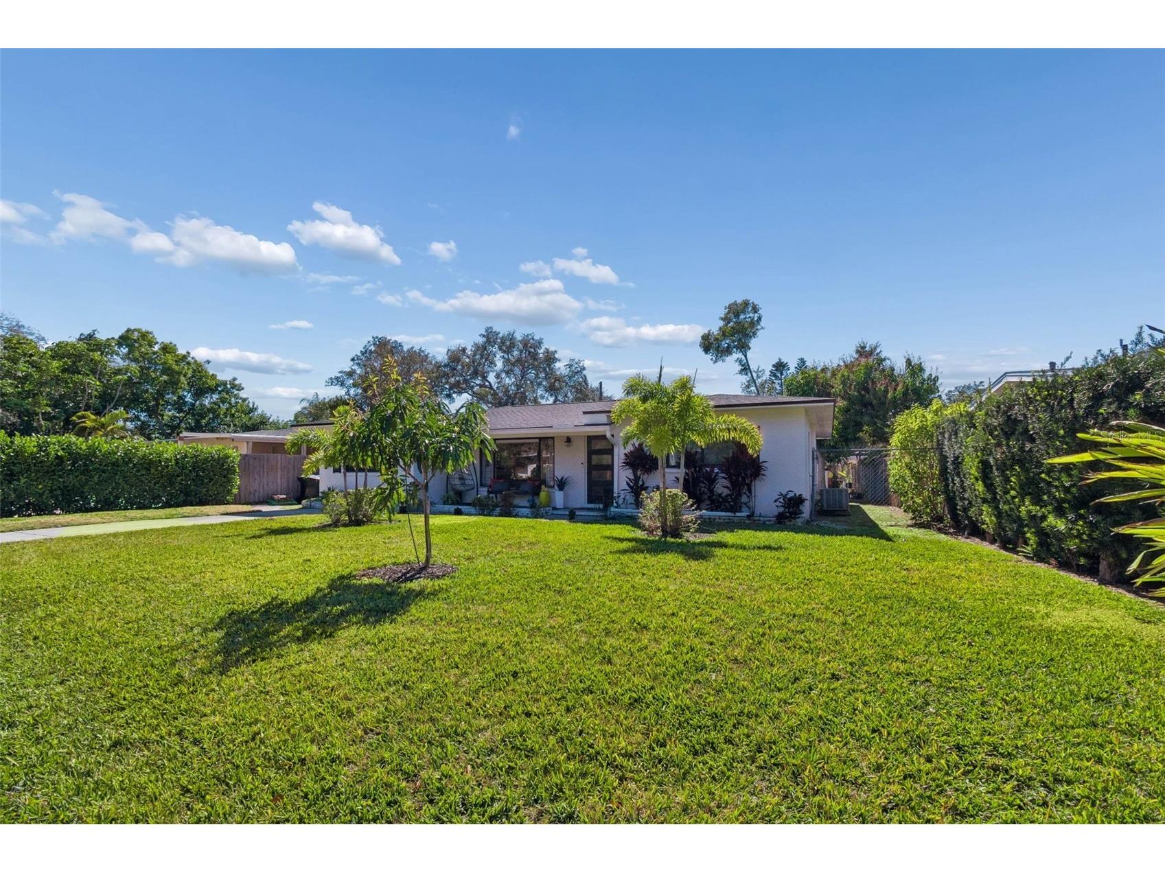 2000 Serpentine Circle S Saint Petersburg FL 33712 TB8470786 image4