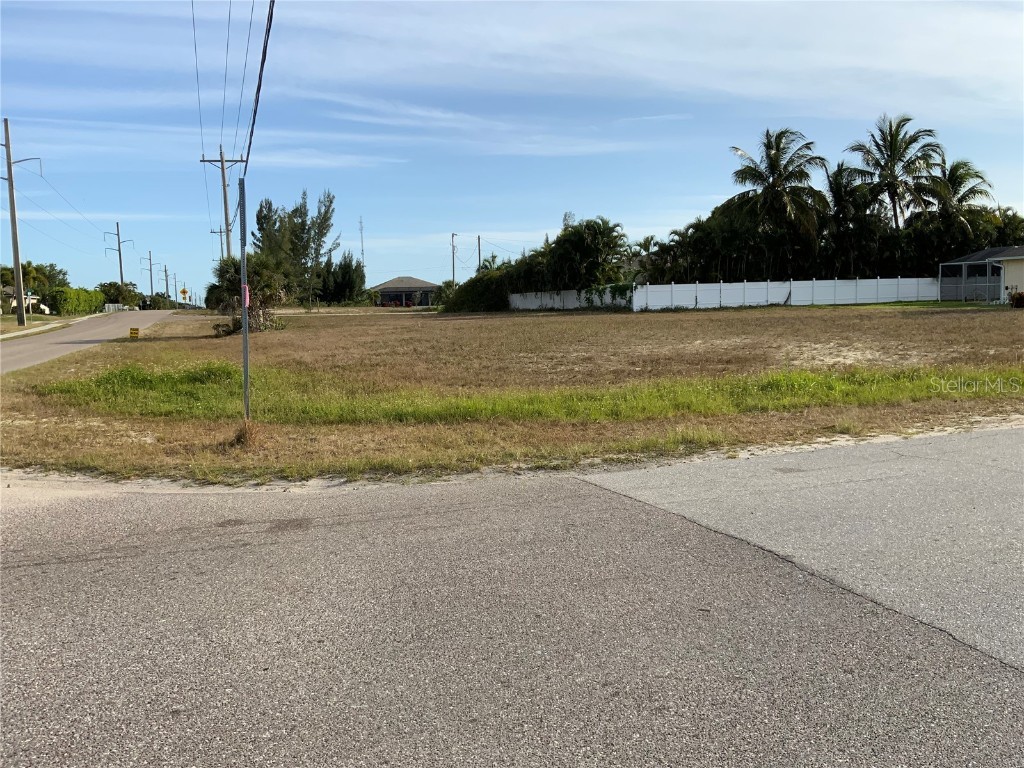 2000 SW 28th Terrace Cape Coral FL 33914 A4563625 image3