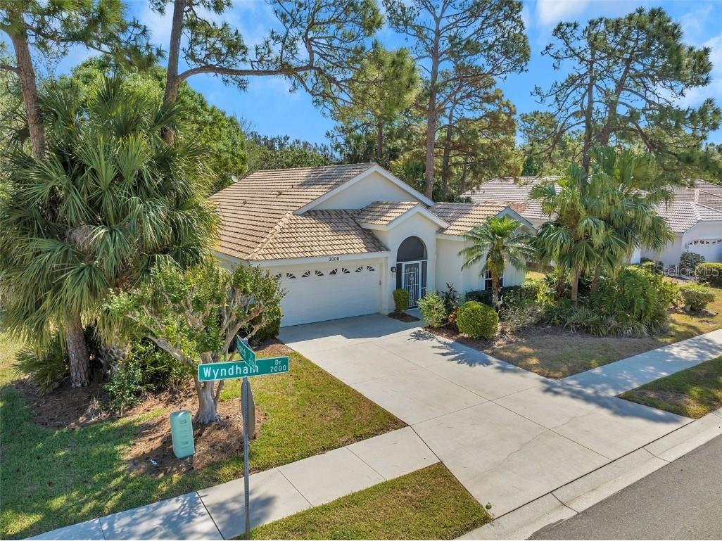 2000 Wyndham Drive Sarasota FL 34235 A4565488 image1