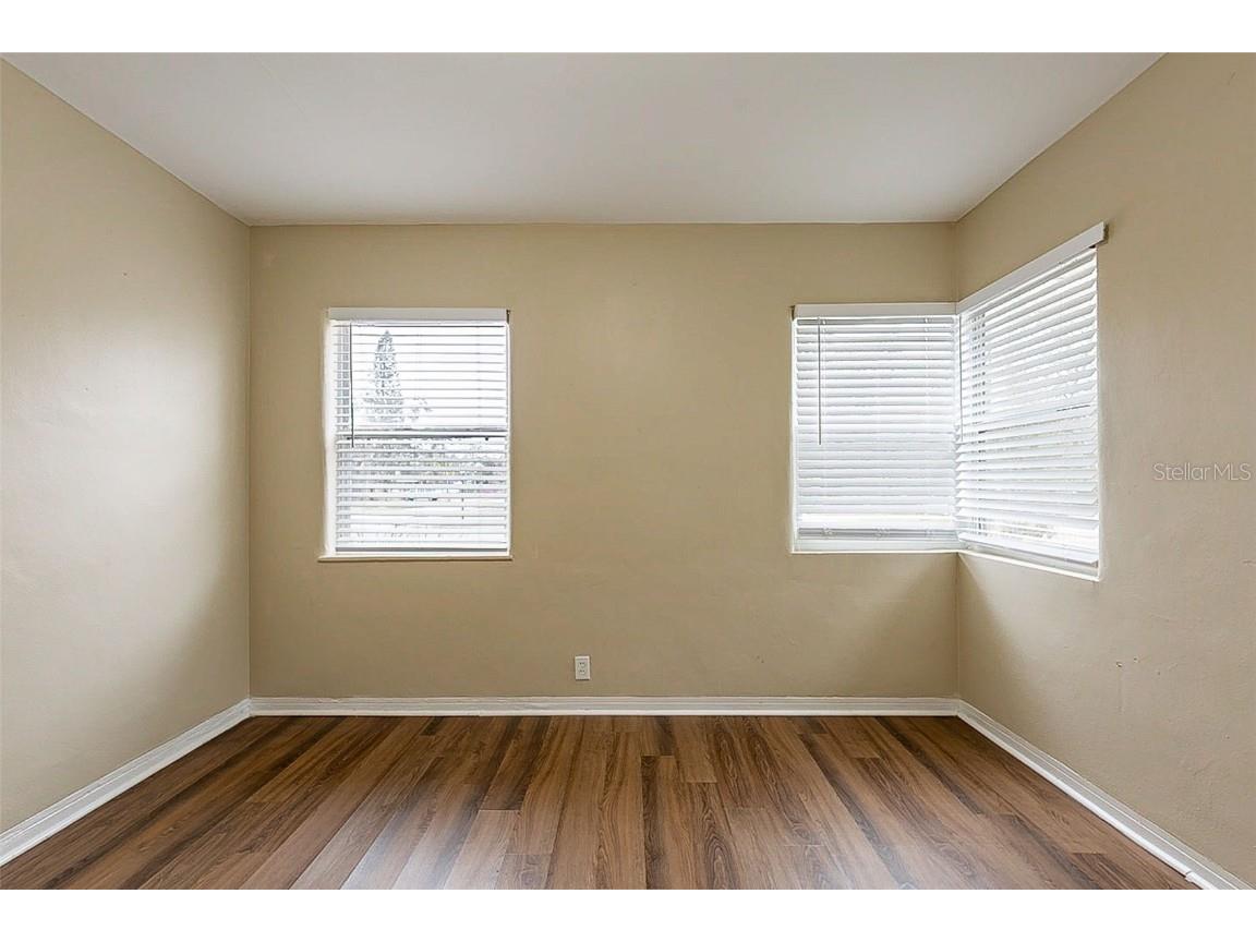 2001 16th Street S Saint Petersburg FL 33705 O6299278 image9