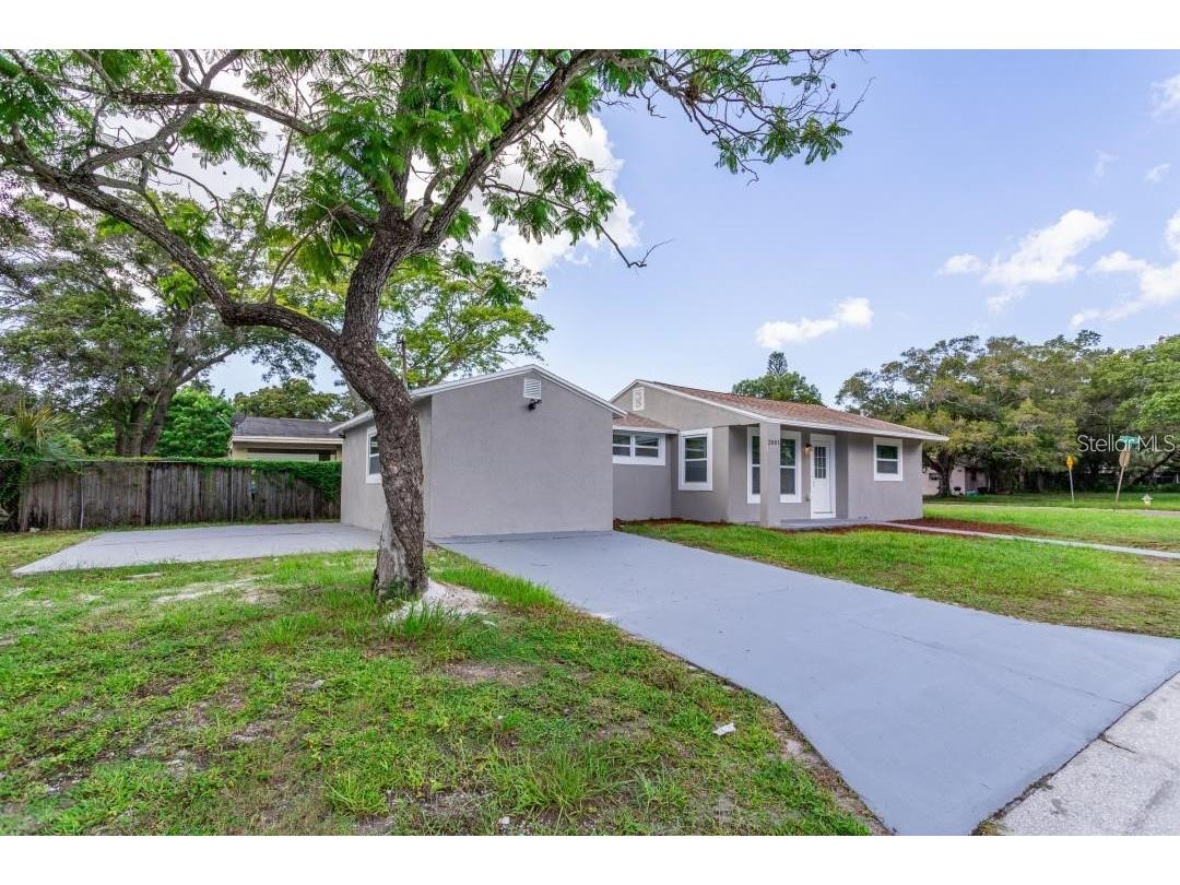 2001 45th Street S Saint Petersburg FL 33711 U8220331 image1