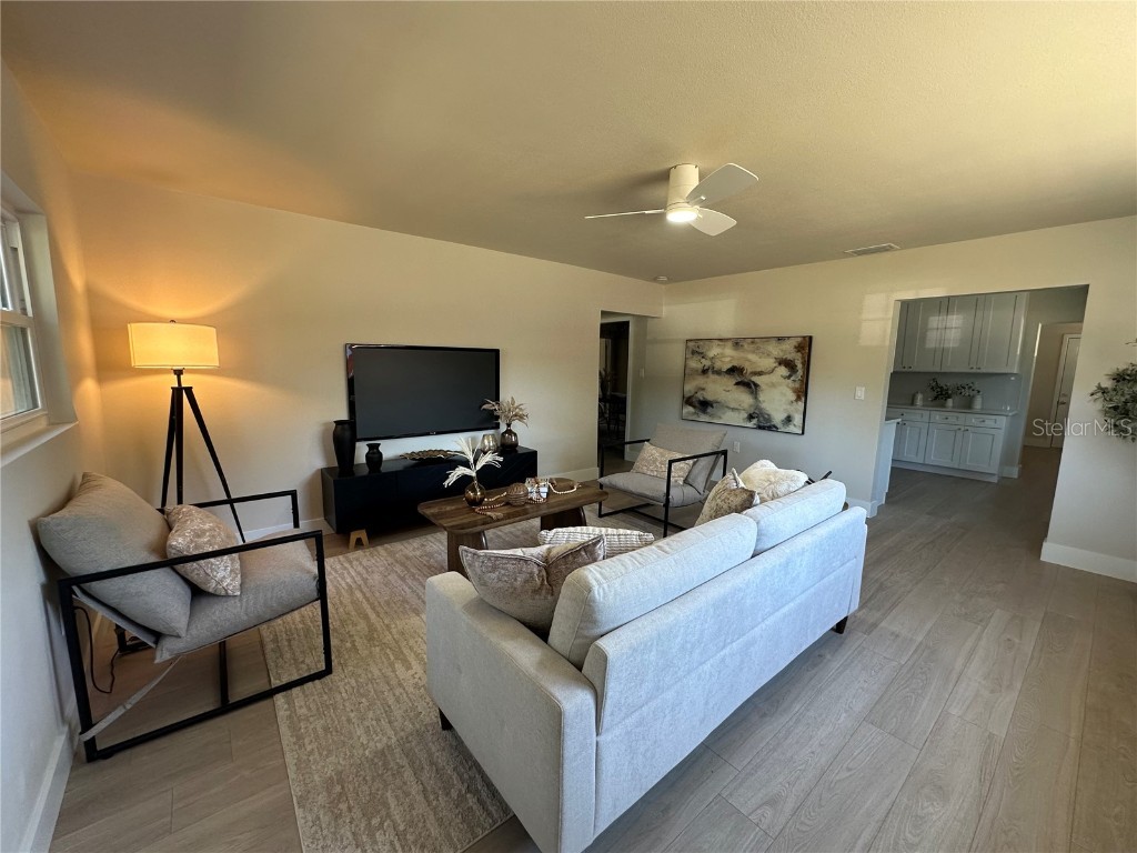 2001 E Powhatan Avenue Tampa FL 33610 TB8445577 image3