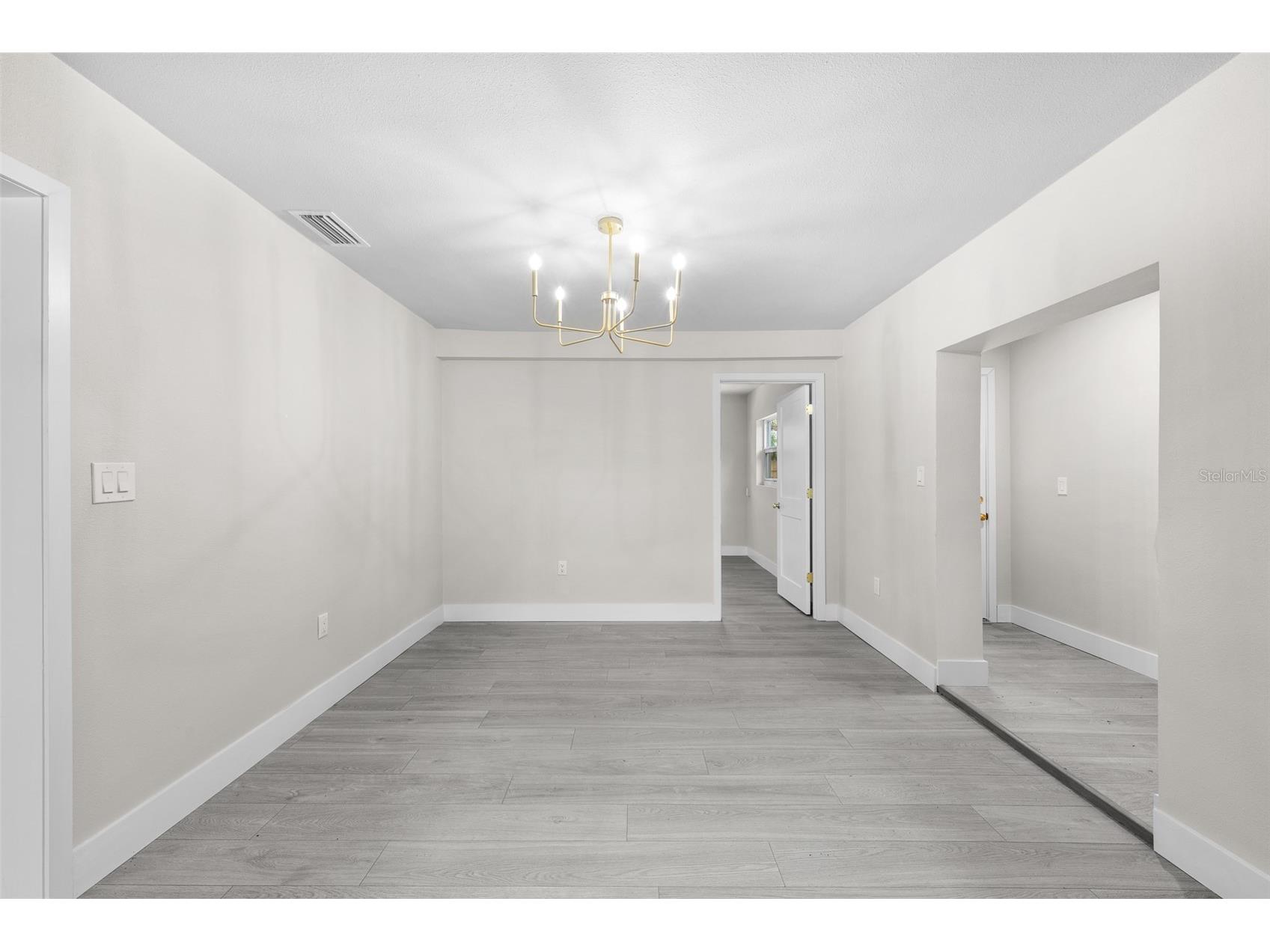 2001 E Powhatan Avenue Tampa FL 33610 TB8514051 image12