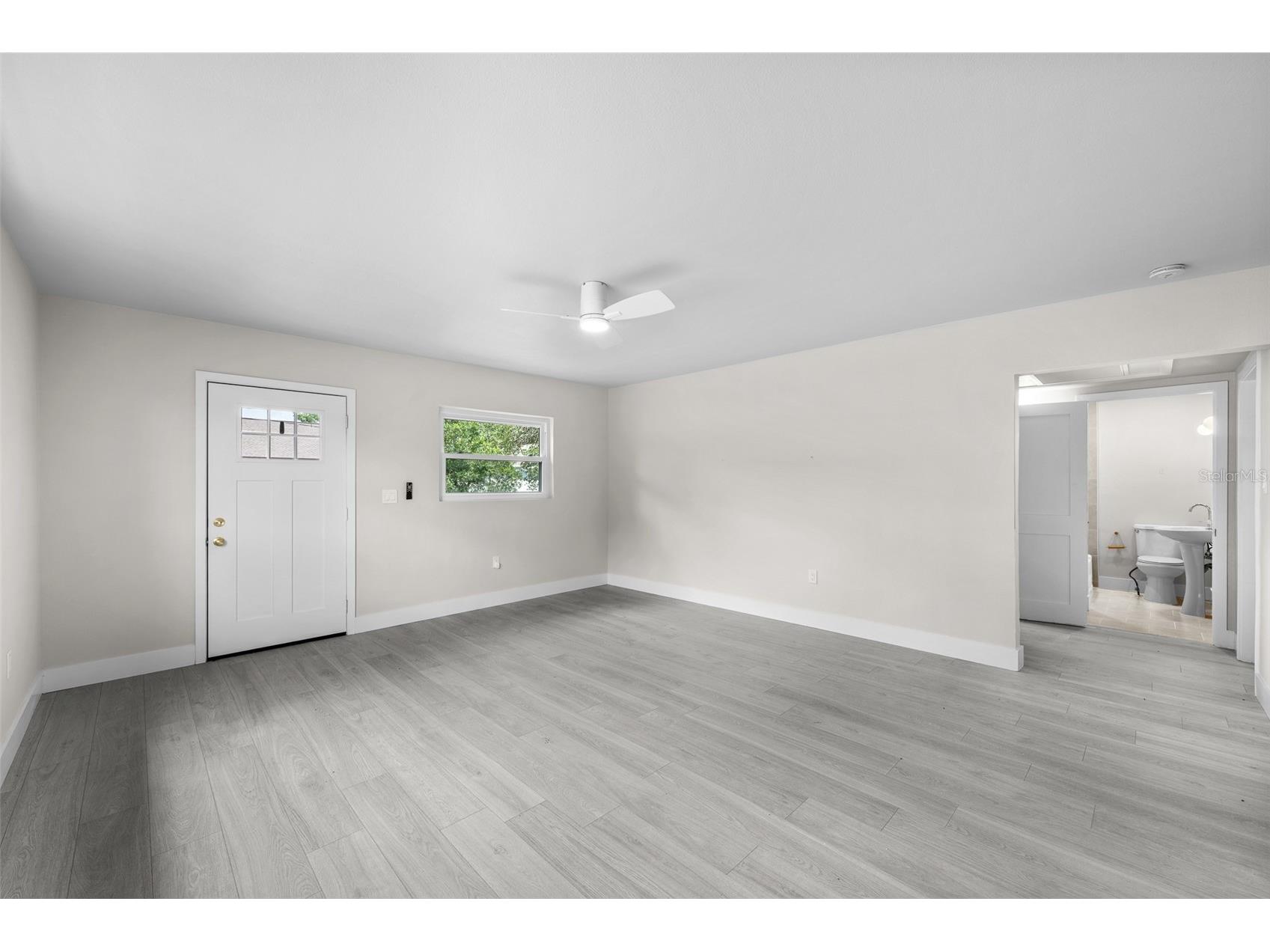 2001 E Powhatan Avenue Tampa FL 33610 TB8514051 image2