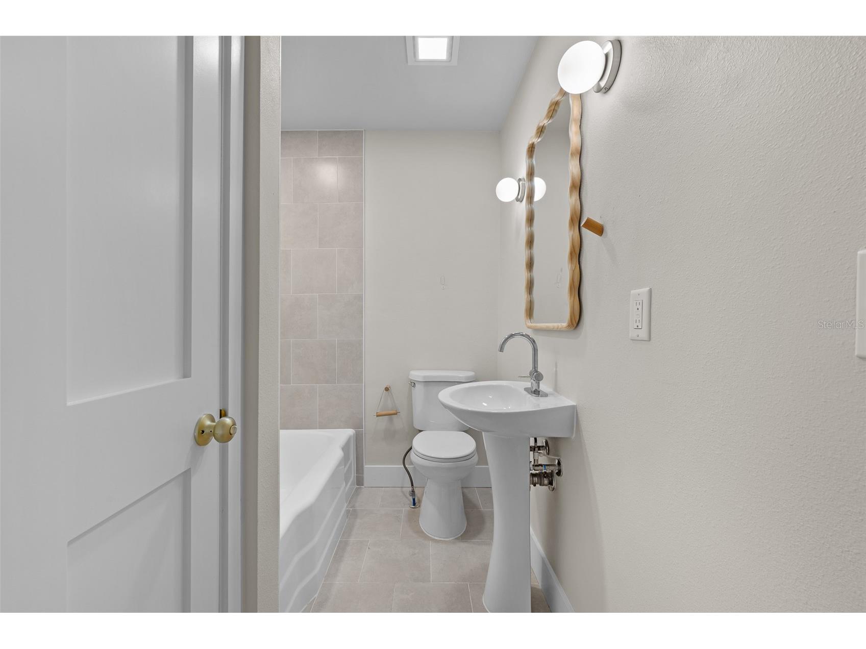 2001 E Powhatan Avenue Tampa FL 33610 TB8514051 image24