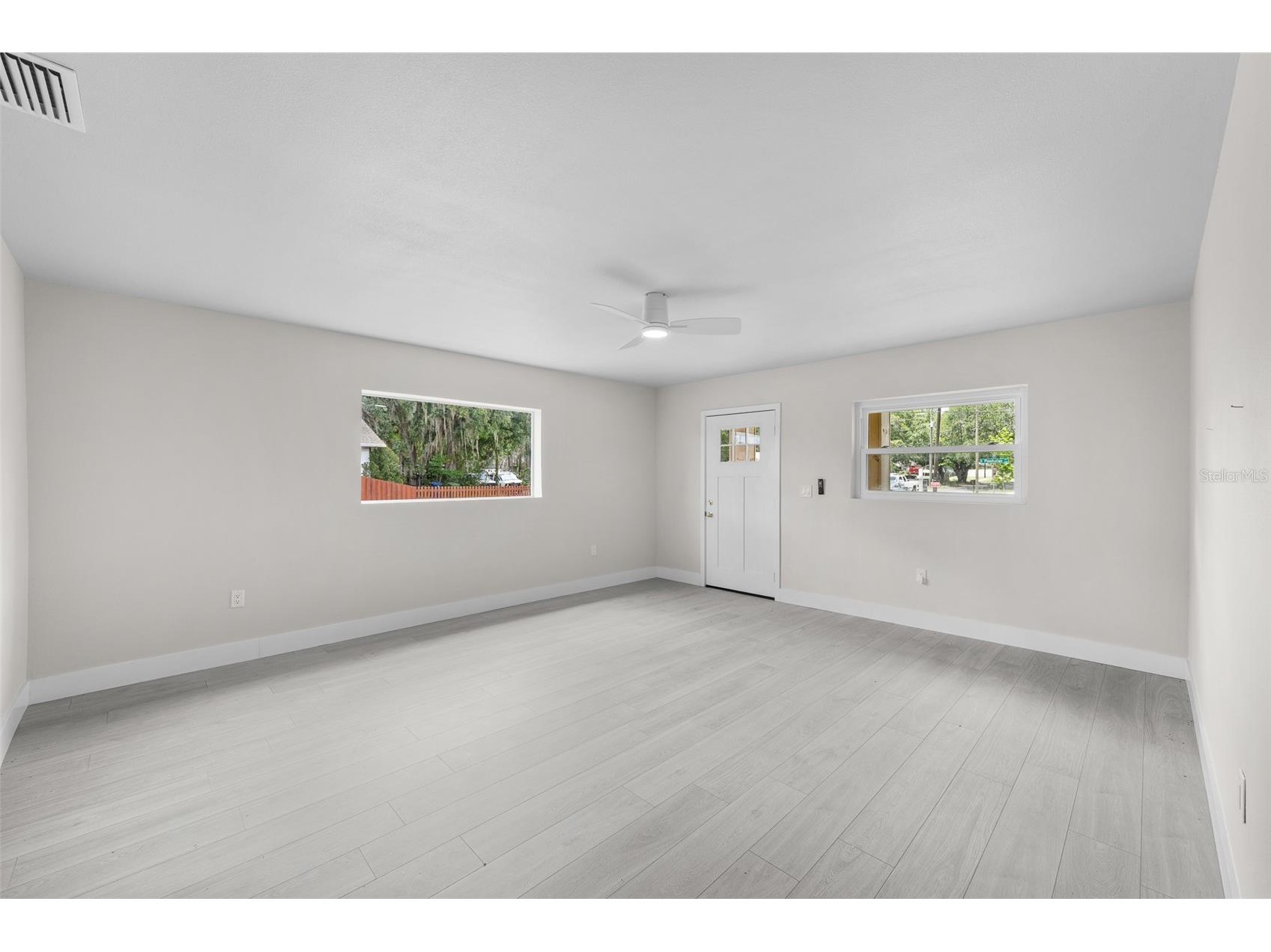 2001 E Powhatan Avenue Tampa FL 33610 TB8514051 image3