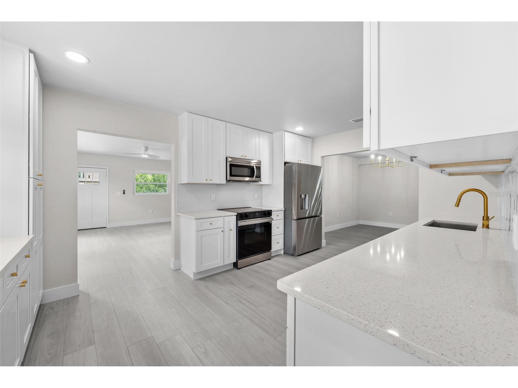 2001 E Powhatan Avenue Tampa FL 33610 TB8514051 image8