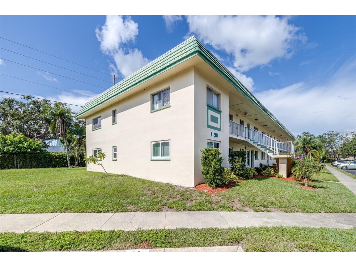 2001 Greenbriar Boulevard #1 Clearwater FL 33763 TB8418831 image6