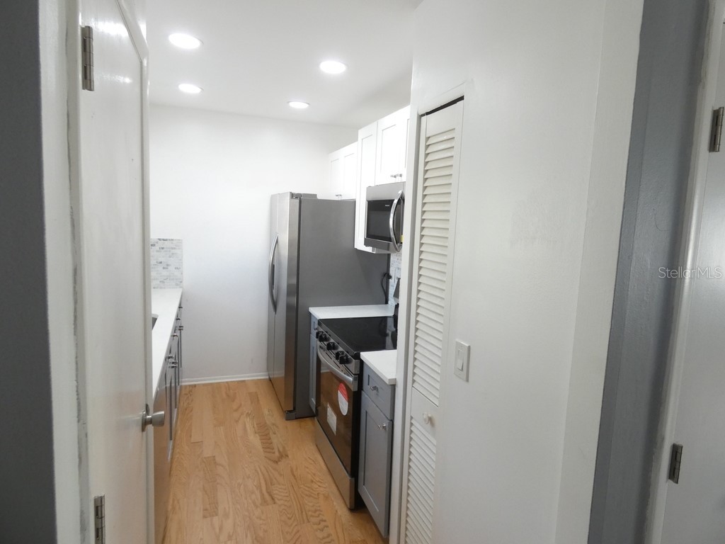 2001 Greenbriar Boulevard #13 Clearwater FL 33763 W7881767 image15