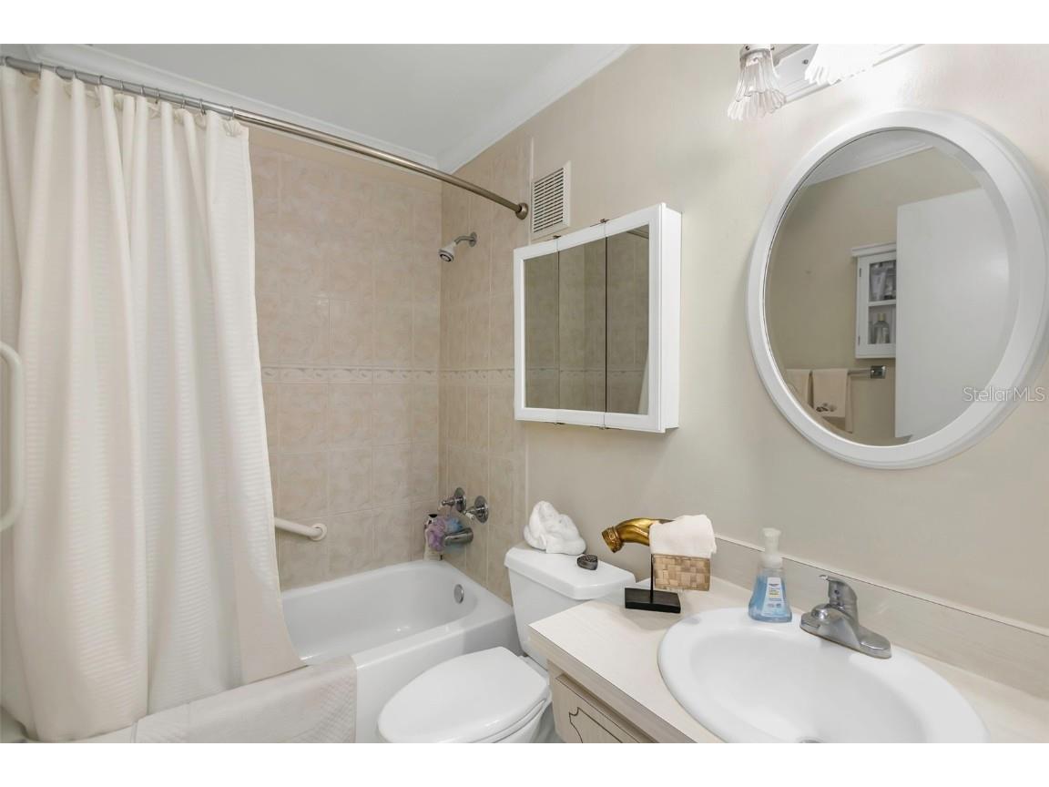 2001 Greenbriar Boulevard #17 Clearwater FL 33763 TB8409021 image13