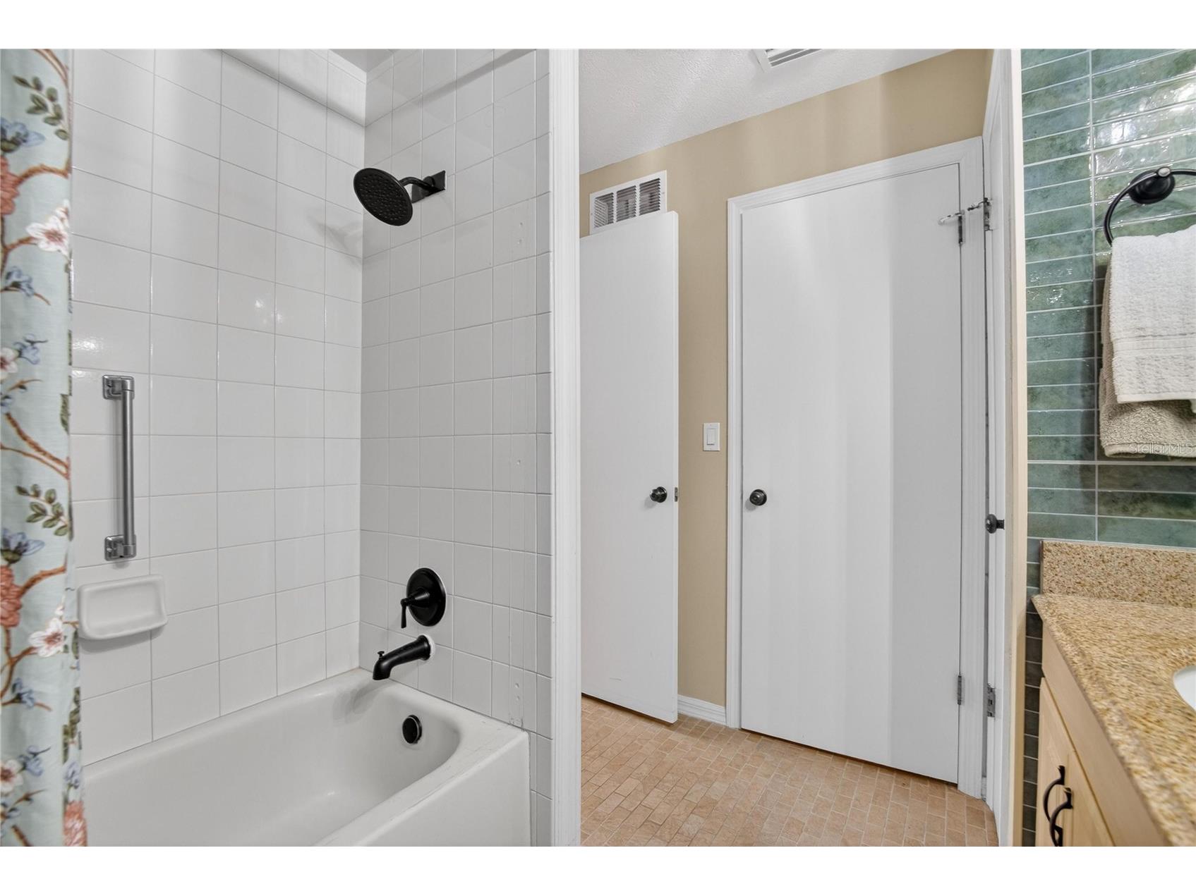 2001 Hartlebury Way #432 Sun City Center FL 33573 TB8464545 image29