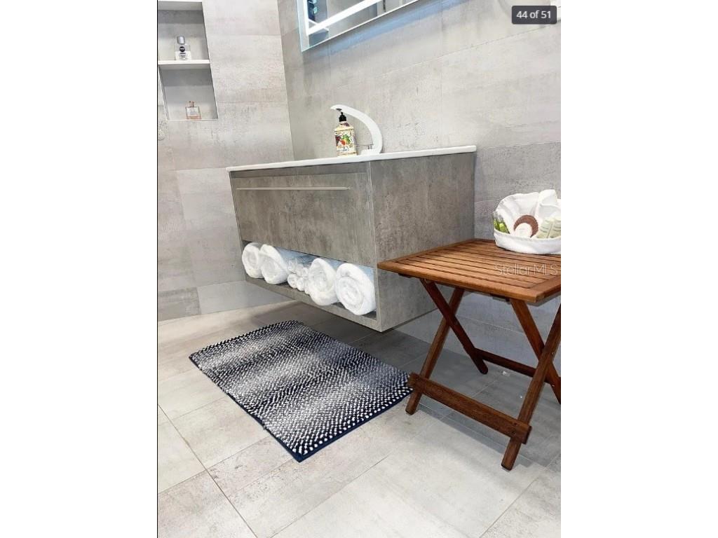 2001 Hawaii Avenue NE Saint Petersburg FL 33703 TB8430279 image45