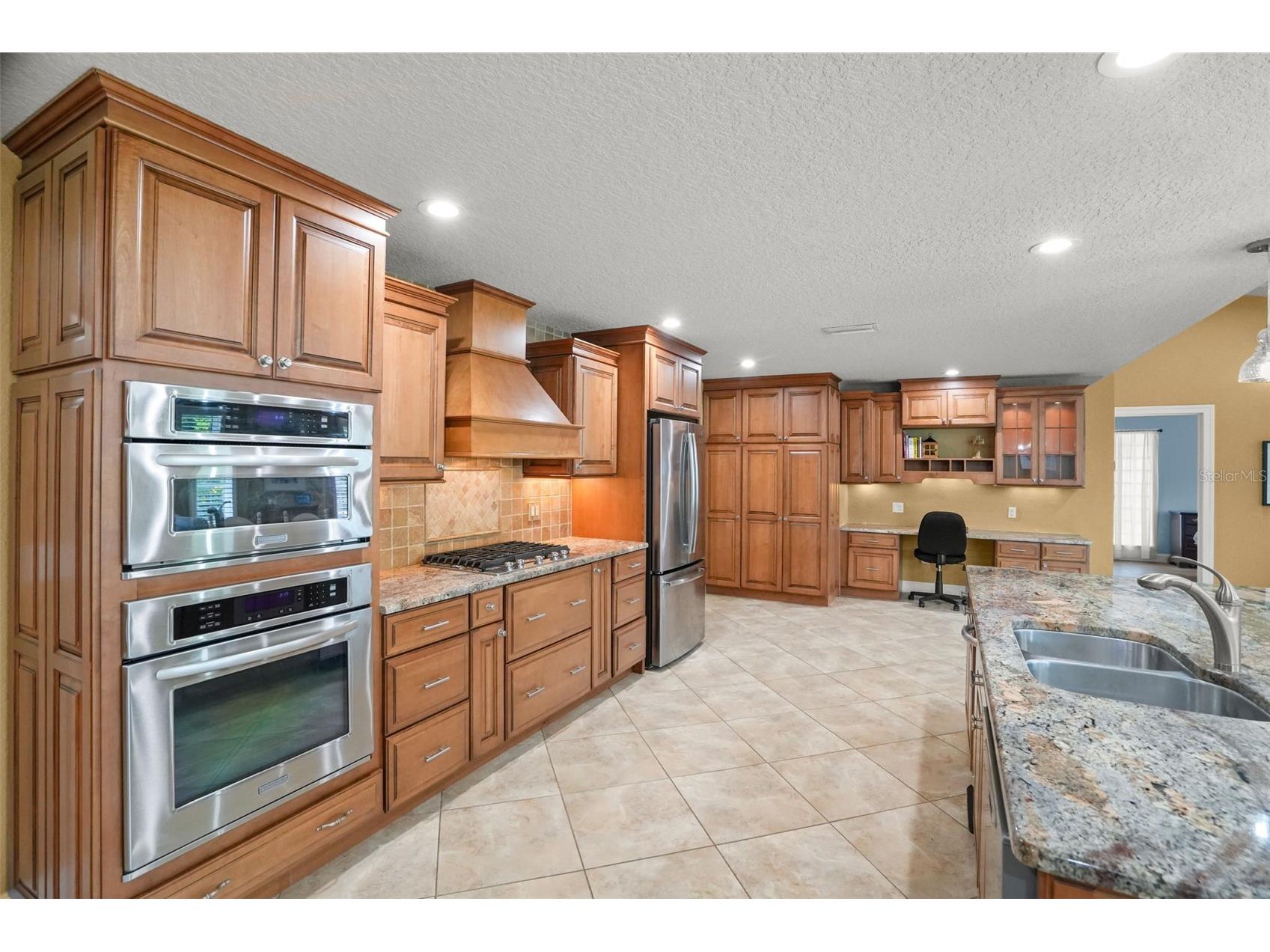 2001 Illinois Ave Ne Saint Petersburg FL 33703 - TAMPA BAY TB8526640 image14
