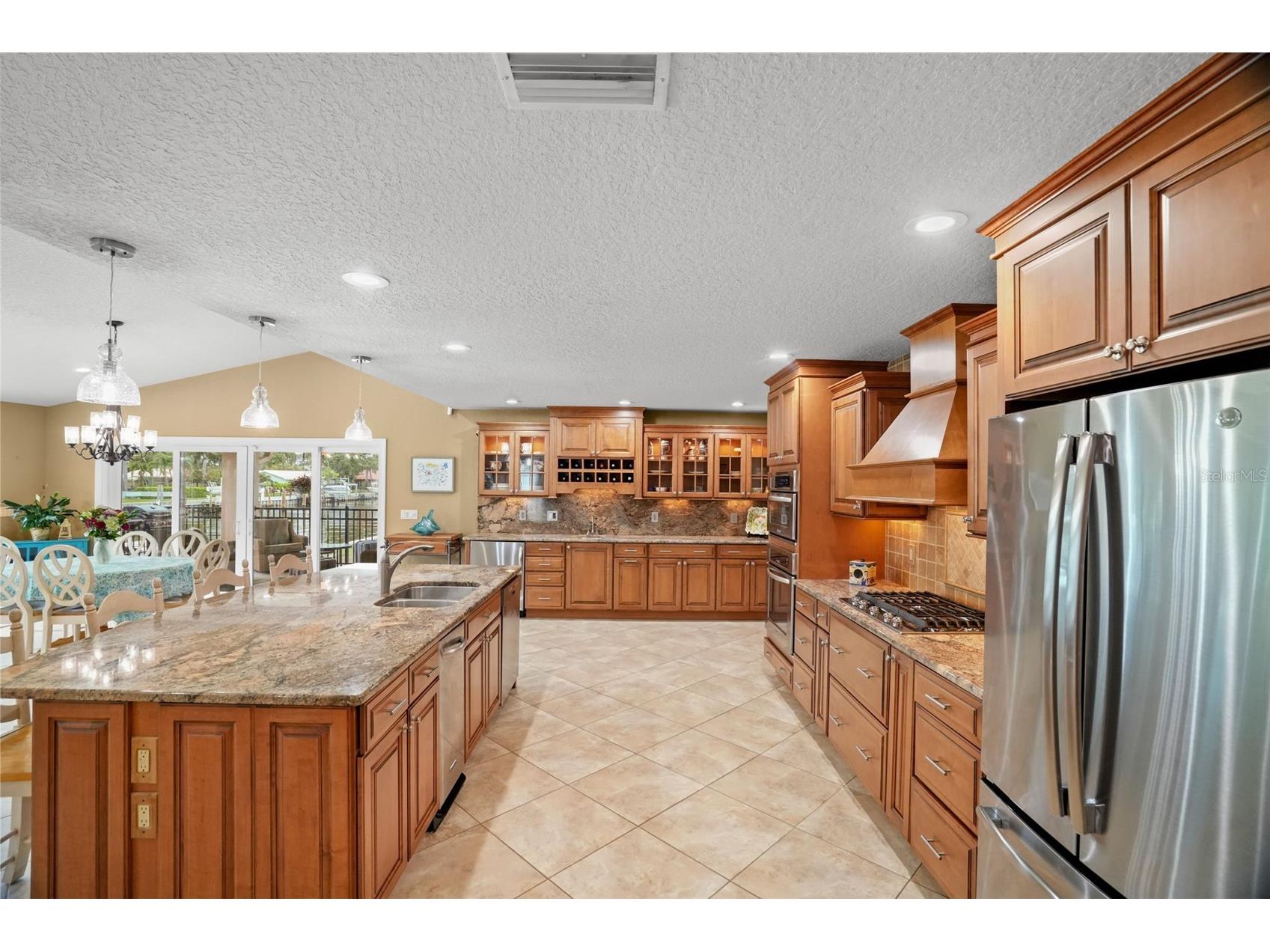 2001 Illinois Ave Ne Saint Petersburg FL 33703 - TAMPA BAY TB8526640 image17