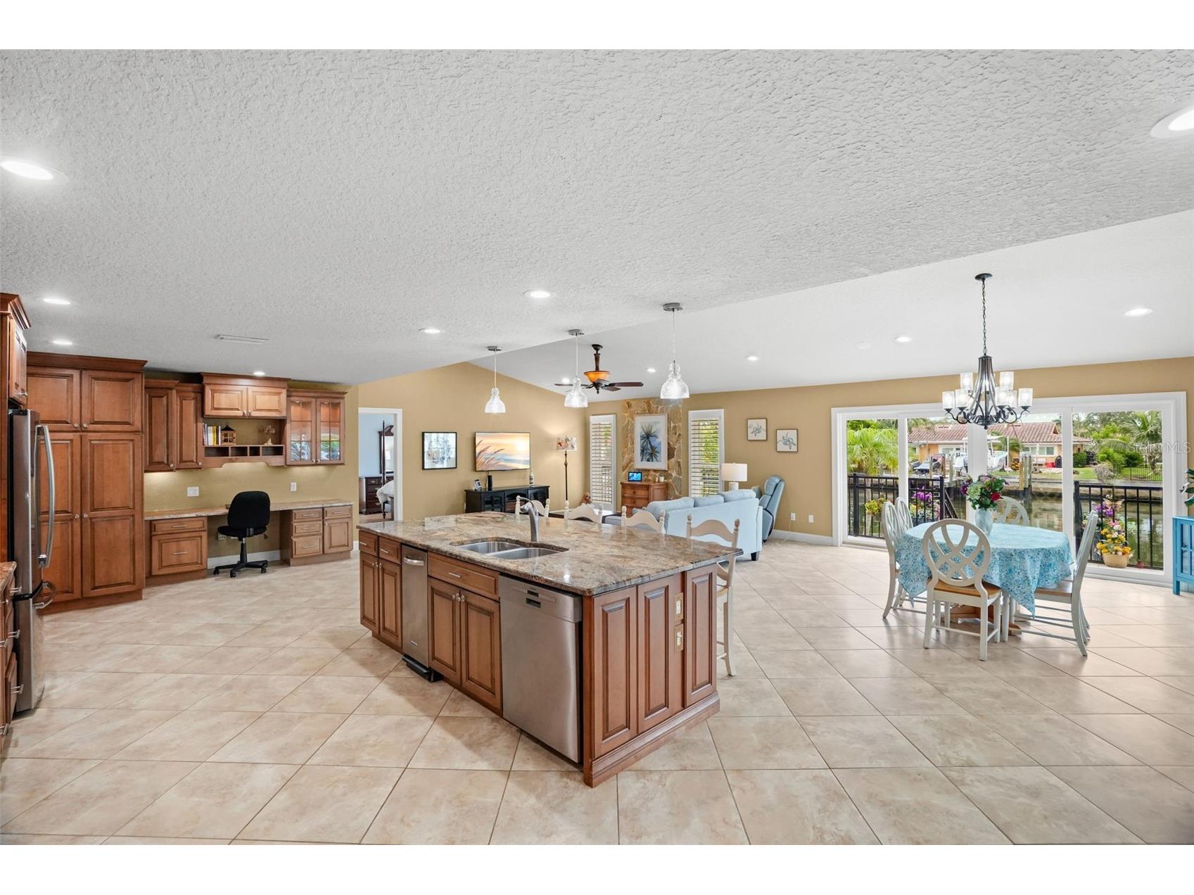 2001 Illinois Ave Ne Saint Petersburg FL 33703 - TAMPA BAY TB8526640 image19