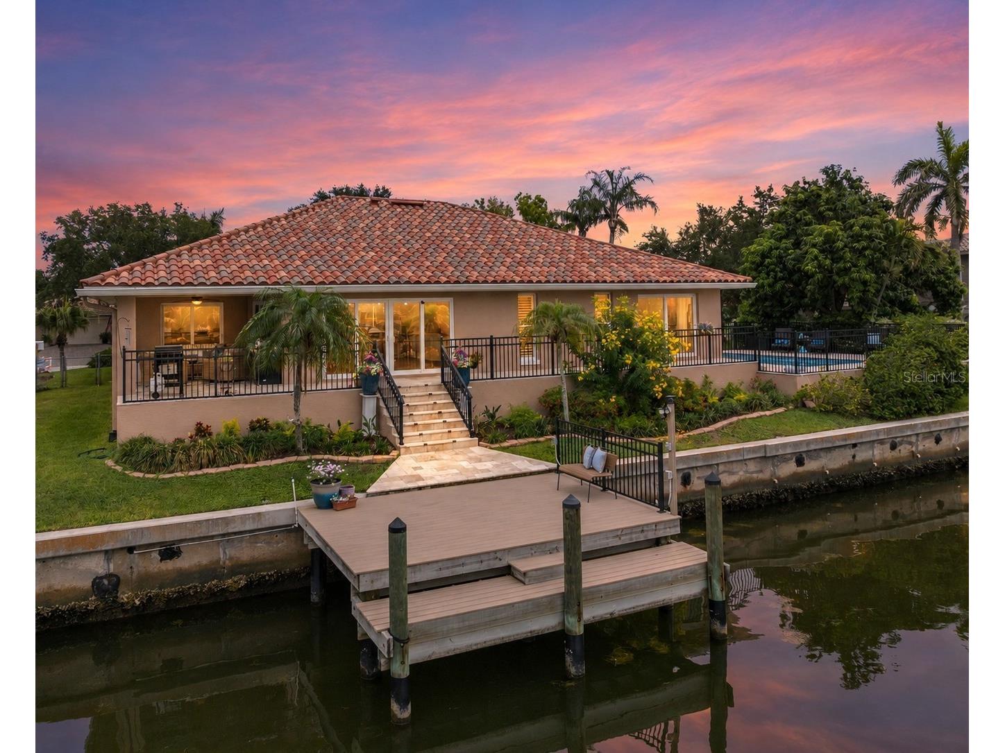 2001 Illinois Ave Ne Saint Petersburg FL 33703 - TAMPA BAY TB8526640 image2