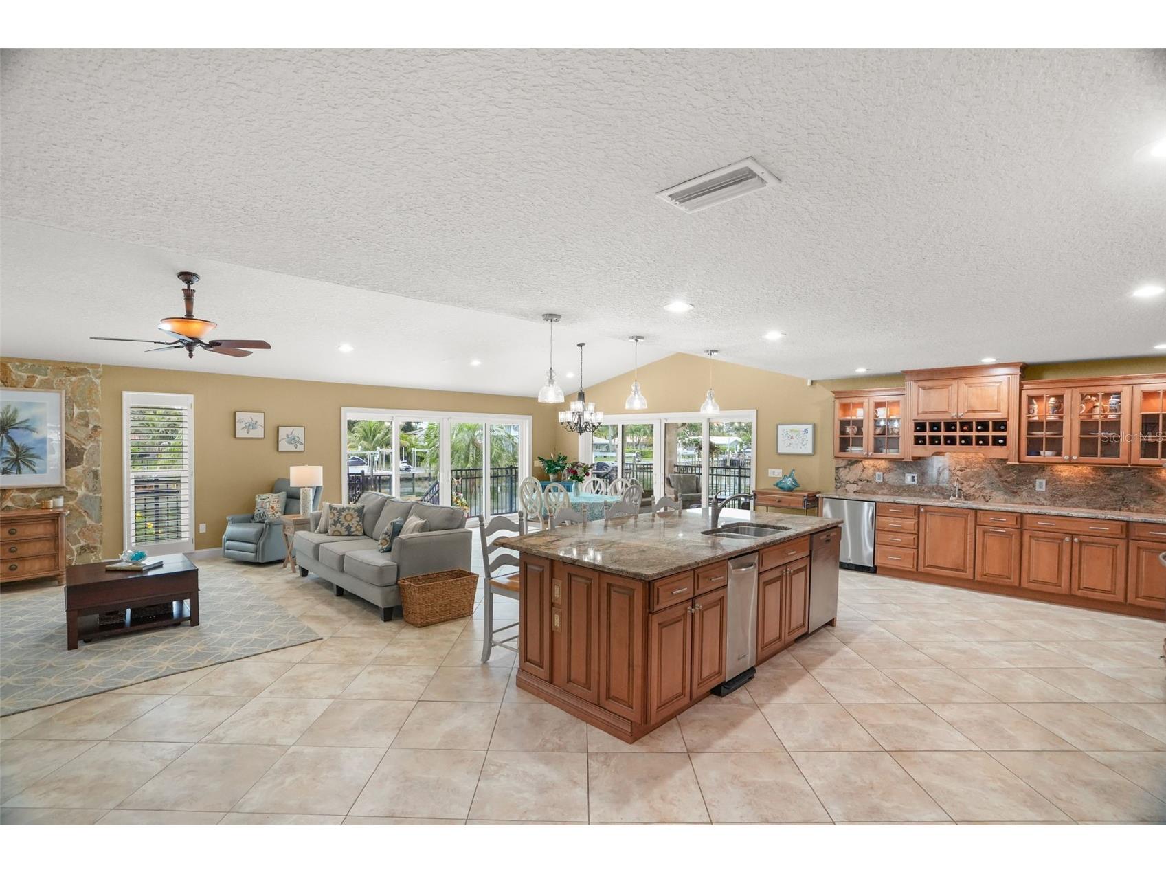 2001 Illinois Ave Ne Saint Petersburg FL 33703 - TAMPA BAY TB8526640 image20