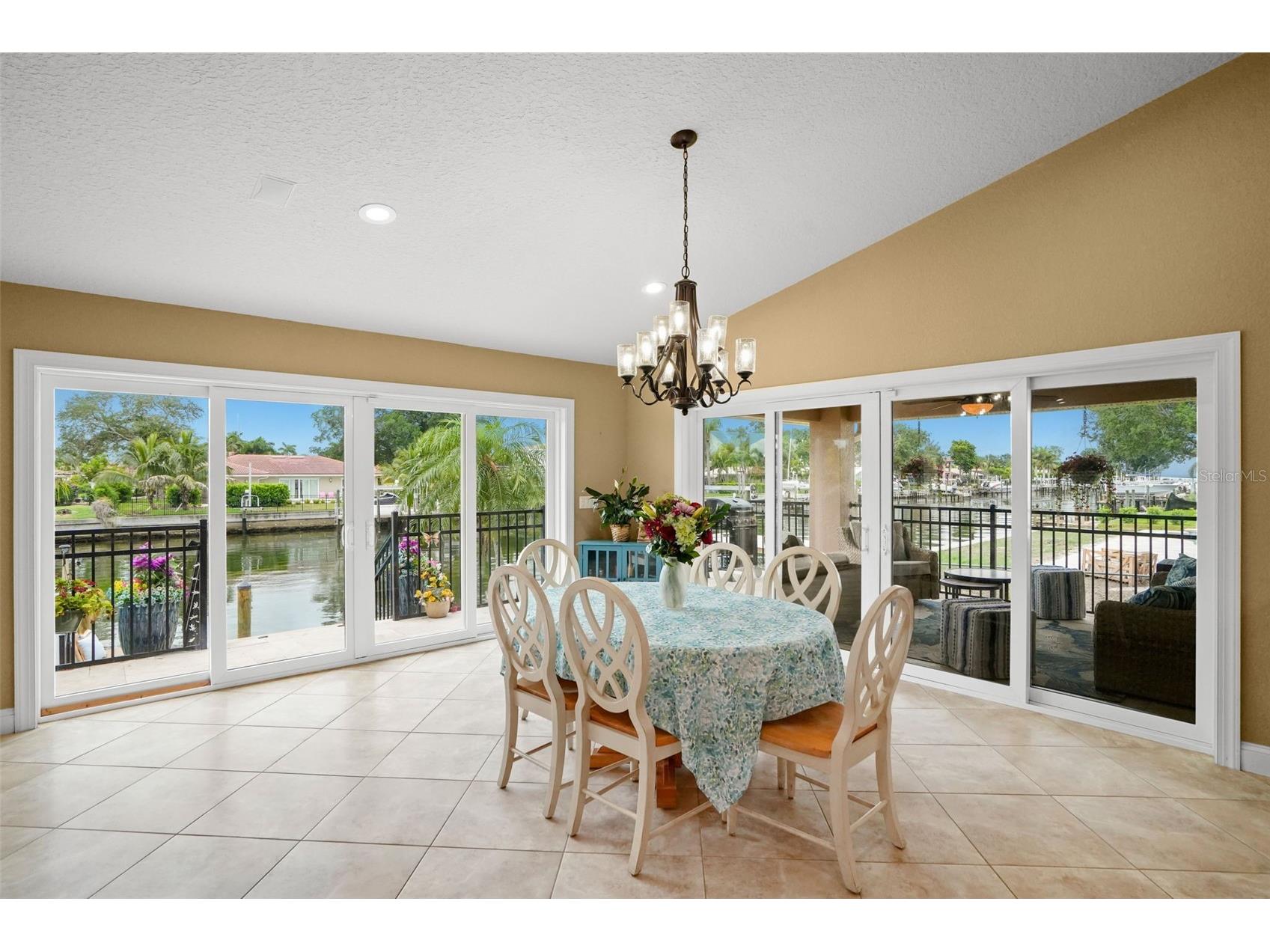 2001 Illinois Ave Ne Saint Petersburg FL 33703 - TAMPA BAY TB8526640 image26