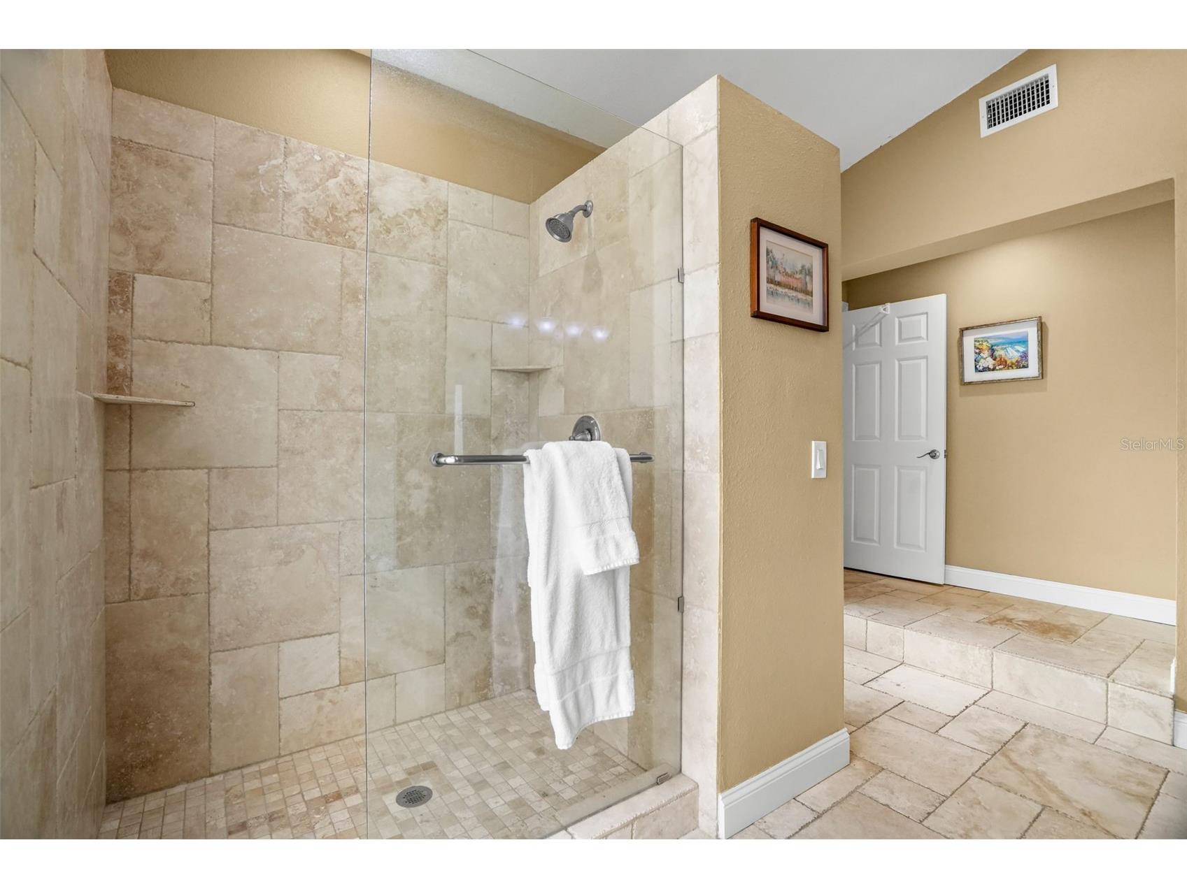2001 Illinois Ave Ne Saint Petersburg FL 33703 - TAMPA BAY TB8526640 image31