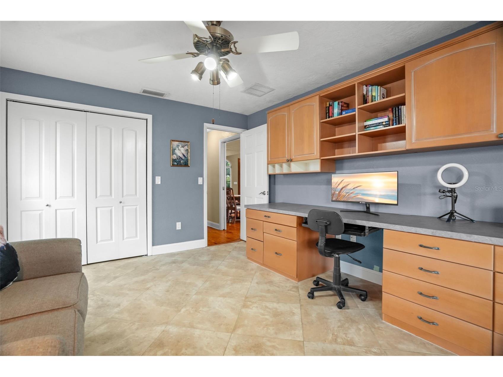2001 Illinois Ave Ne Saint Petersburg FL 33703 - TAMPA BAY TB8526640 image37