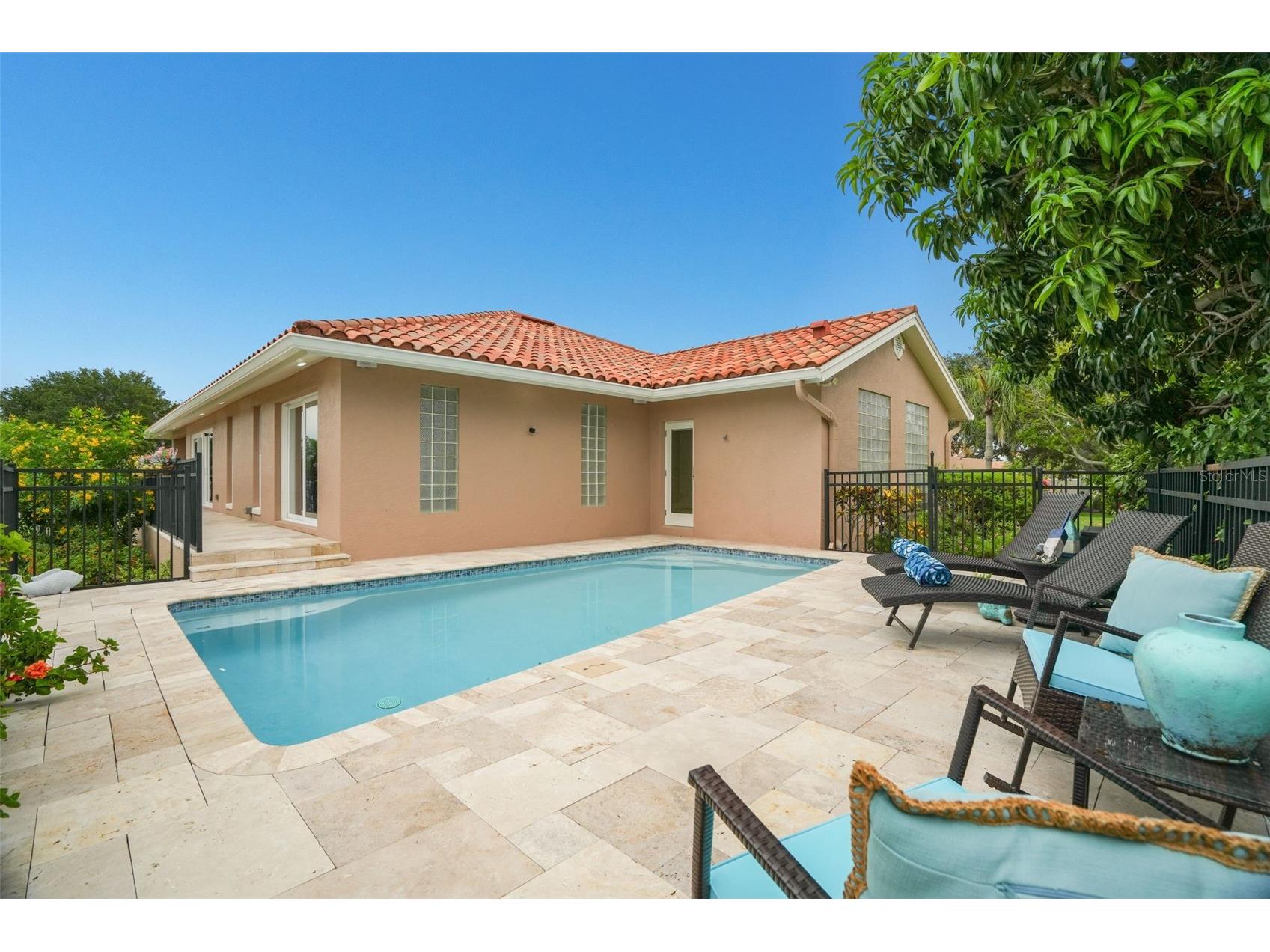 2001 Illinois Ave Ne Saint Petersburg FL 33703 - TAMPA BAY TB8526640 image46