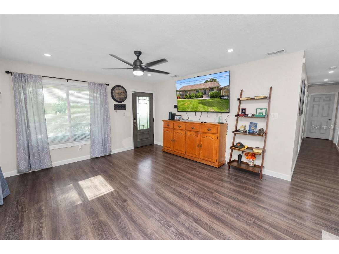 2001 W Ball Street Plant City FL 33563 L4954664 image8