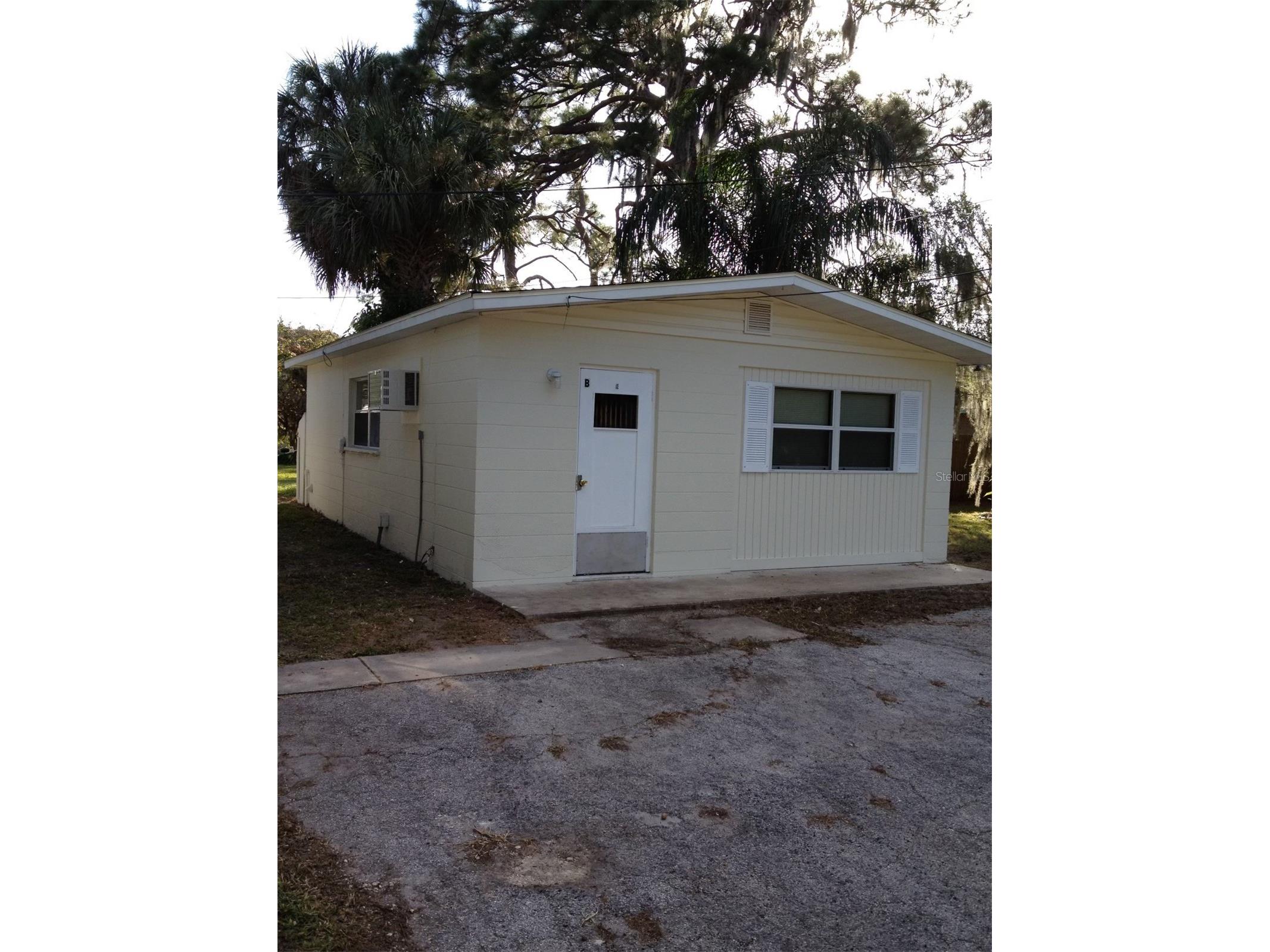 2002 20th Street W #B Bradenton FL 34205 A4691565 image1