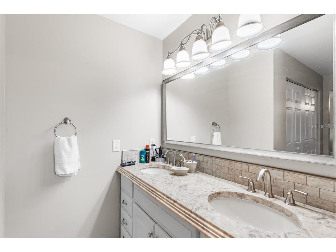 2002 Amesbury Drive Auburndale FL 33823 P4936524 image24