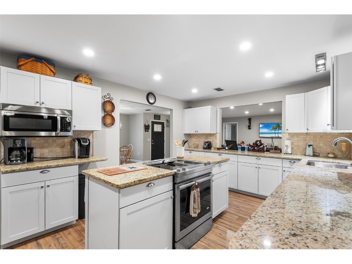 2002 Amesbury Drive Auburndale FL 33823 P4936524 image7