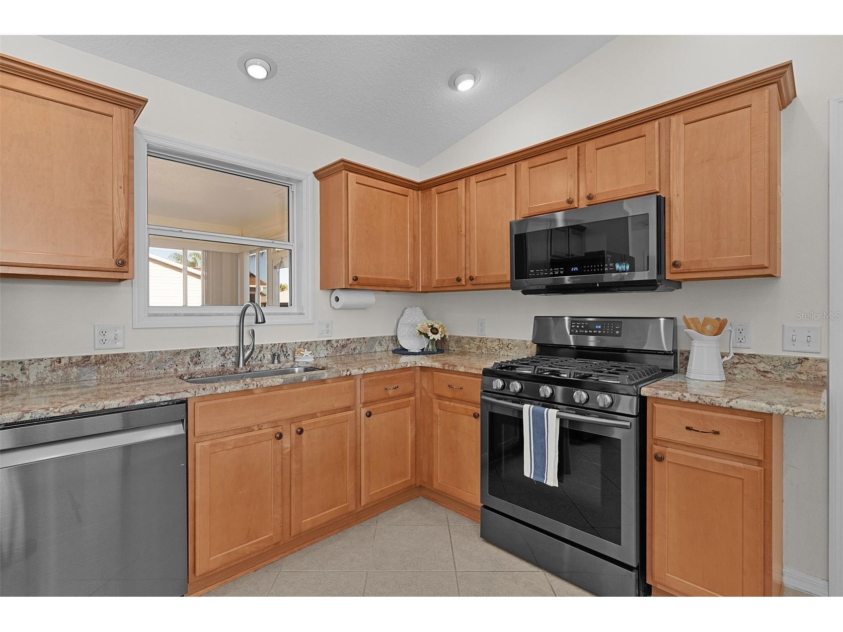 2002 Cedar Ridge Place The Villages FL 32162 G5106450 image8