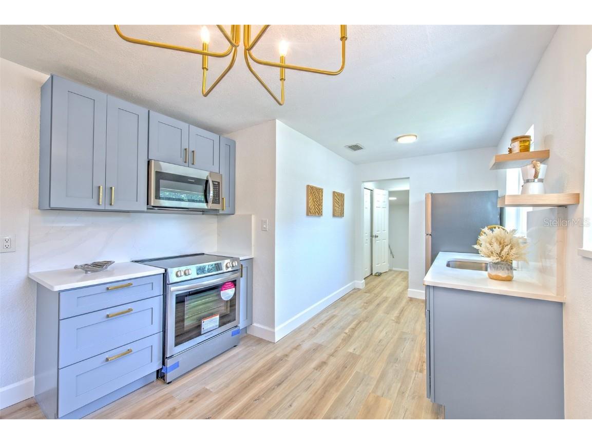 2002 E Hanna Avenue Tampa FL 33610 TB8446574 image3