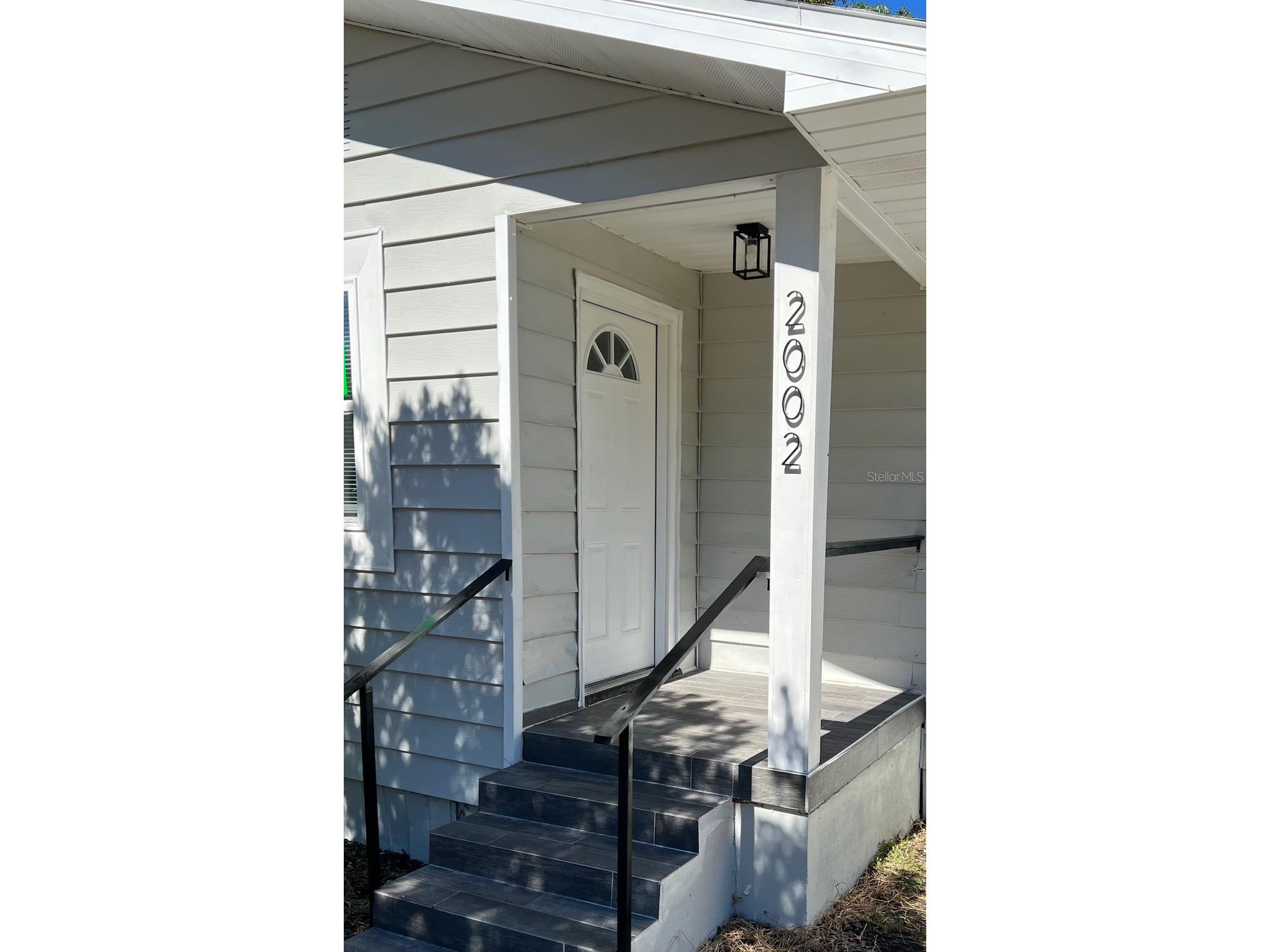 2002 E Hanna Avenue Tampa FL 33610 TB8494189 image1